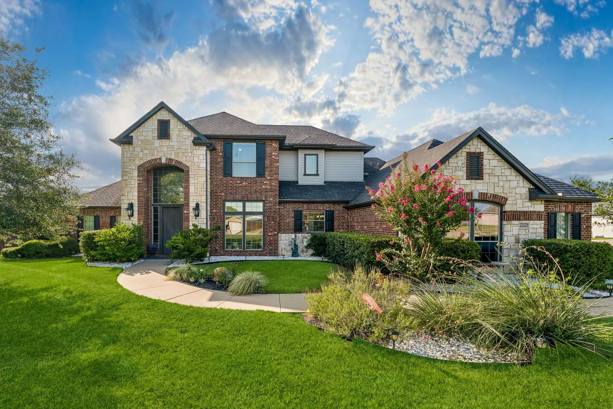 Single Family Residence For Sale in Ellis County , 3150 Pelican Way, Midlothian, Texas 76065, 4 Bedroom, 4 Bathroom, 3 Garage spaces, 3,060 Sqft, built in 2005, mls#21337026, Real Estate Agent in Midlothian, Homes For Sale in Ellis county, Homes For Sale in Midlothian, Realtor in Midlothian Texas, Real Estate Brokerage Independent Realty Texas, Luminita Cordes Realtor