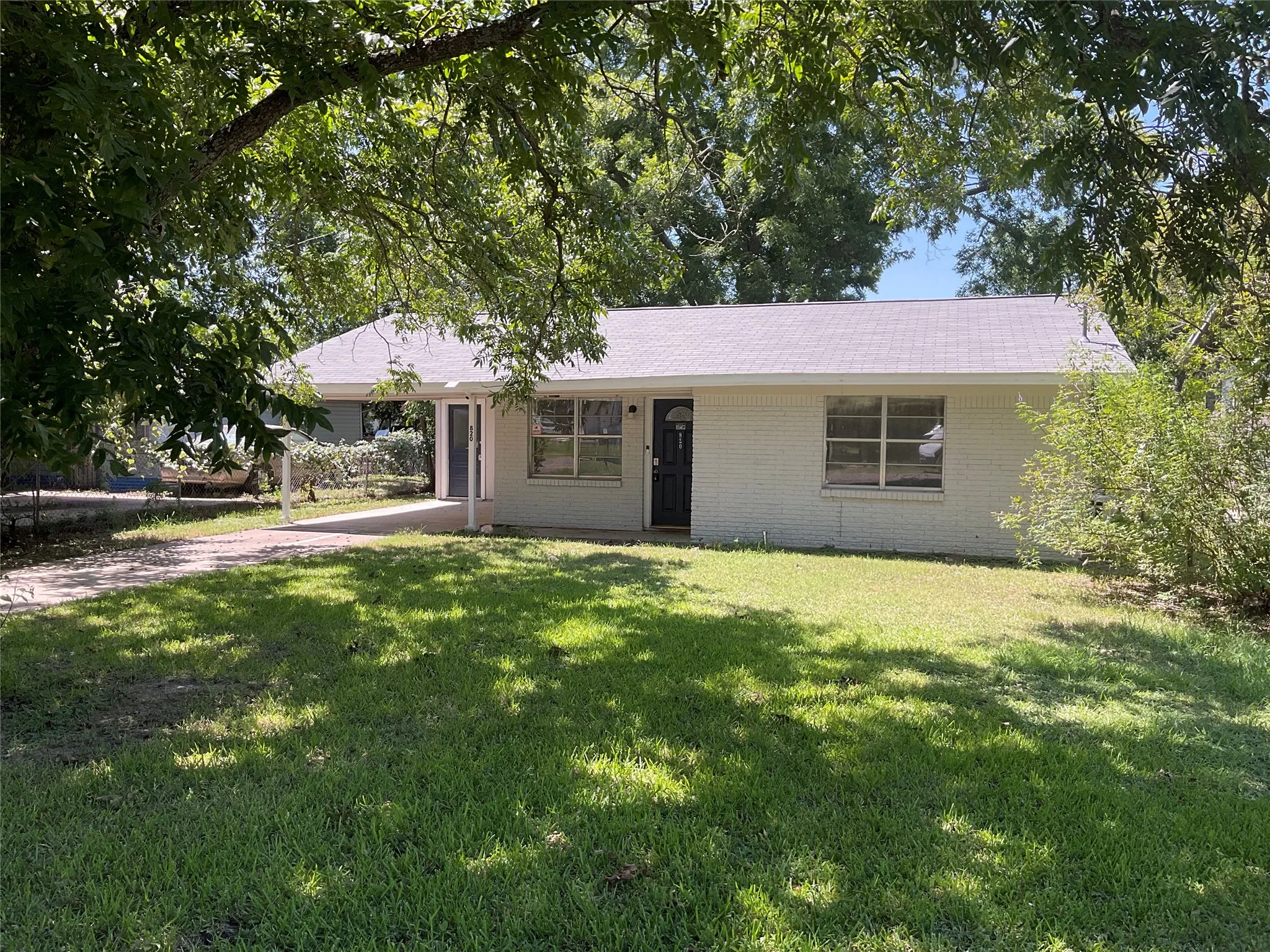 Single Family Residence For Sale in Falls County , 820 Coleman Street, Marlin, Texas 76661, 3 Bedroom, 1 Bathroom, Garage spaces, 983 Sqft, built in 1972, mls#21339718, Real Estate Agent in Marlin, Homes For Sale in Falls county, Homes For Sale in Marlin, Realtor in Marlin Texas, Real Estate Brokerage Independent Realty Texas, Luminita Cordes Realtor