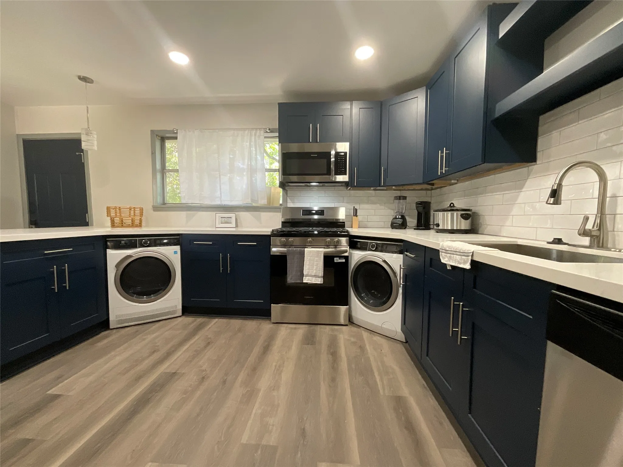 Single Family Residence For Sale in Falls County , 820 Coleman Street, Marlin, Texas 76661, 3 Bedroom, 1 Bathroom, Garage spaces, 983 Sqft, built in 1972, mls#21339718, Real Estate Agent in Marlin, Homes For Sale in Falls county, Homes For Sale in Marlin, Realtor in Marlin Texas, Real Estate Brokerage Independent Realty Texas, Luminita Cordes Realtor
