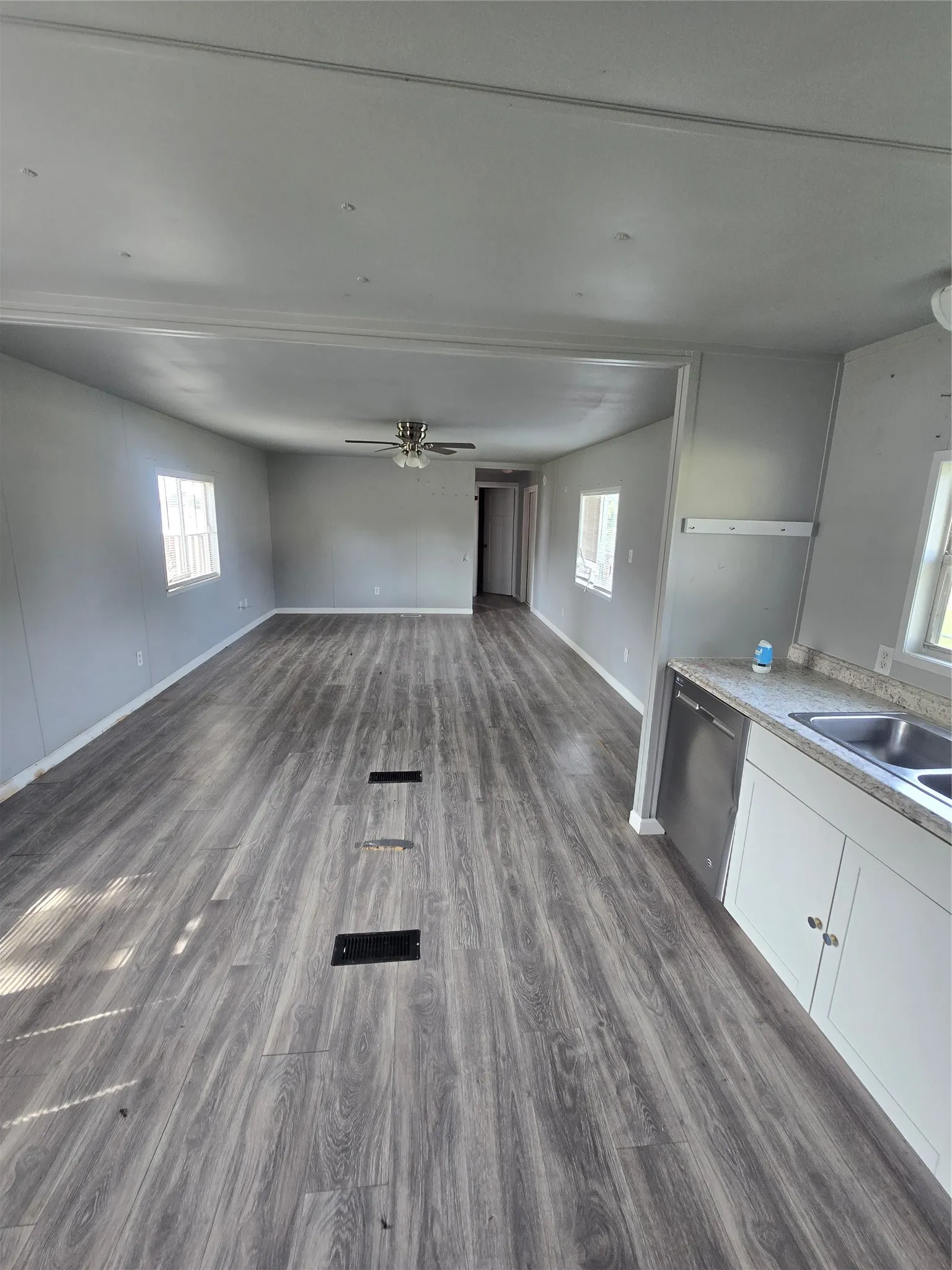 Single Family Residence For Sale in Hood County , 3903 Montgomery Drive, Granbury, Texas 76049, 2 Bedroom, 2 Bathroom, Garage spaces, 840 Sqft, built in 1981, mls#21346236, Real Estate Agent in Granbury, Homes For Sale in Hood county, Homes For Sale in Granbury, Realtor in Granbury Texas, Real Estate Brokerage Independent Realty Texas, Luminita Cordes Realtor