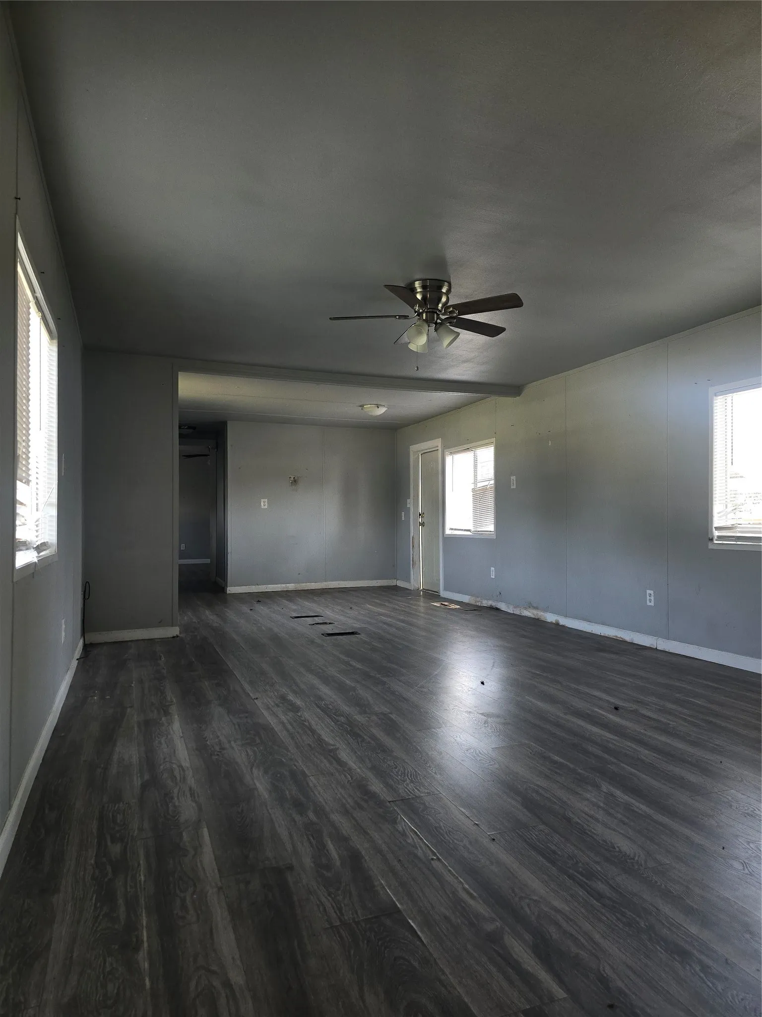 Single Family Residence For Sale in Hood County , 3903 Montgomery Drive, Granbury, Texas 76049, 2 Bedroom, 2 Bathroom, Garage spaces, 840 Sqft, built in 1981, mls#21346236, Real Estate Agent in Granbury, Homes For Sale in Hood county, Homes For Sale in Granbury, Realtor in Granbury Texas, Real Estate Brokerage Independent Realty Texas, Luminita Cordes Realtor