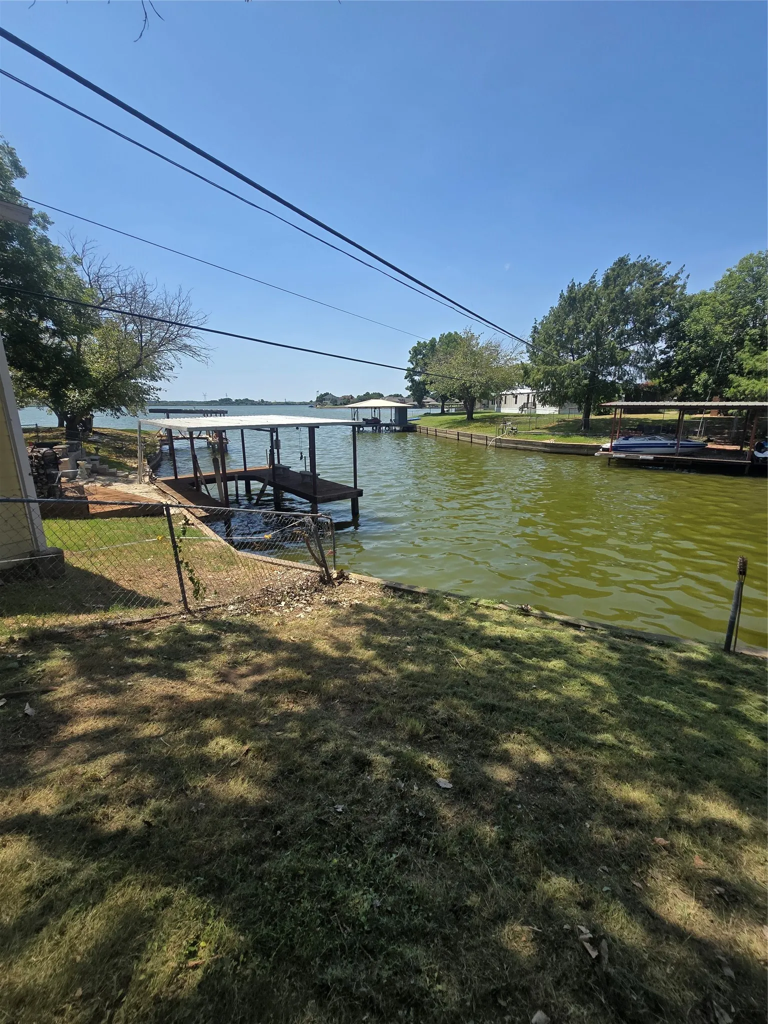 Single Family Residence For Sale in Hood County , 3903 Montgomery Drive, Granbury, Texas 76049, 2 Bedroom, 2 Bathroom, Garage spaces, 840 Sqft, built in 1981, mls#21346236, Real Estate Agent in Granbury, Homes For Sale in Hood county, Homes For Sale in Granbury, Realtor in Granbury Texas, Real Estate Brokerage Independent Realty Texas, Luminita Cordes Realtor