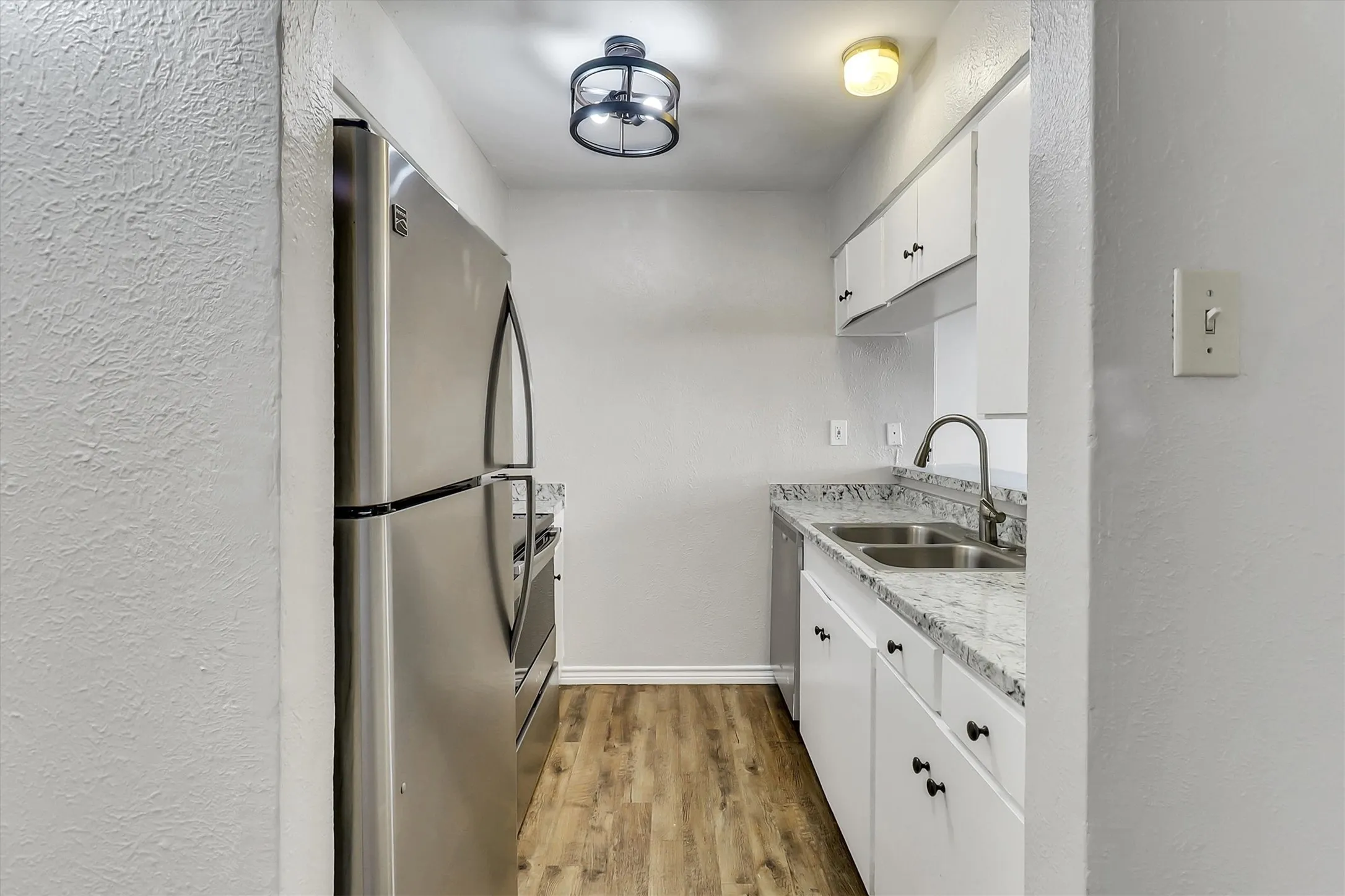 Condominium For Rent in Dallas County , 5881 Preston View Boulevard, Dallas, Texas 75240, 1 Bedroom, 1 Bathroom, Garage spaces, 632 Sqft, built in 1968, mls#21346513, Real Estate Agent in Dallas, Homes For Rent in Dallas county, Homes For Rent in Dallas, Realtor in Dallas Texas, Real Estate Brokerage Independent Realty Texas, Luminita Cordes Realtor