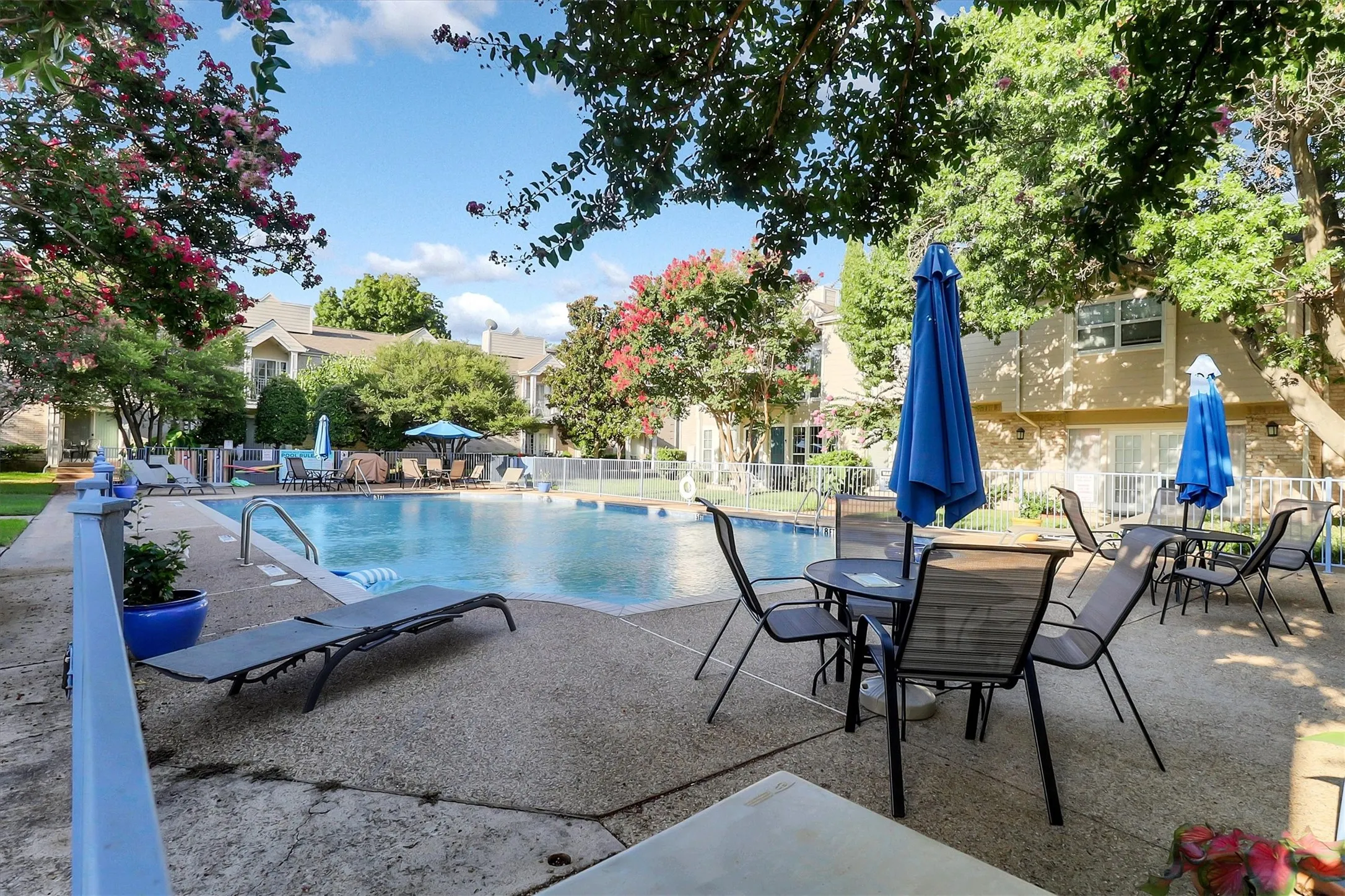 Condominium For Rent in Dallas County , 5881 Preston View Boulevard, Dallas, Texas 75240, 1 Bedroom, 1 Bathroom, Garage spaces, 632 Sqft, built in 1968, mls#21346513, Real Estate Agent in Dallas, Homes For Rent in Dallas county, Homes For Rent in Dallas, Realtor in Dallas Texas, Real Estate Brokerage Independent Realty Texas, Luminita Cordes Realtor