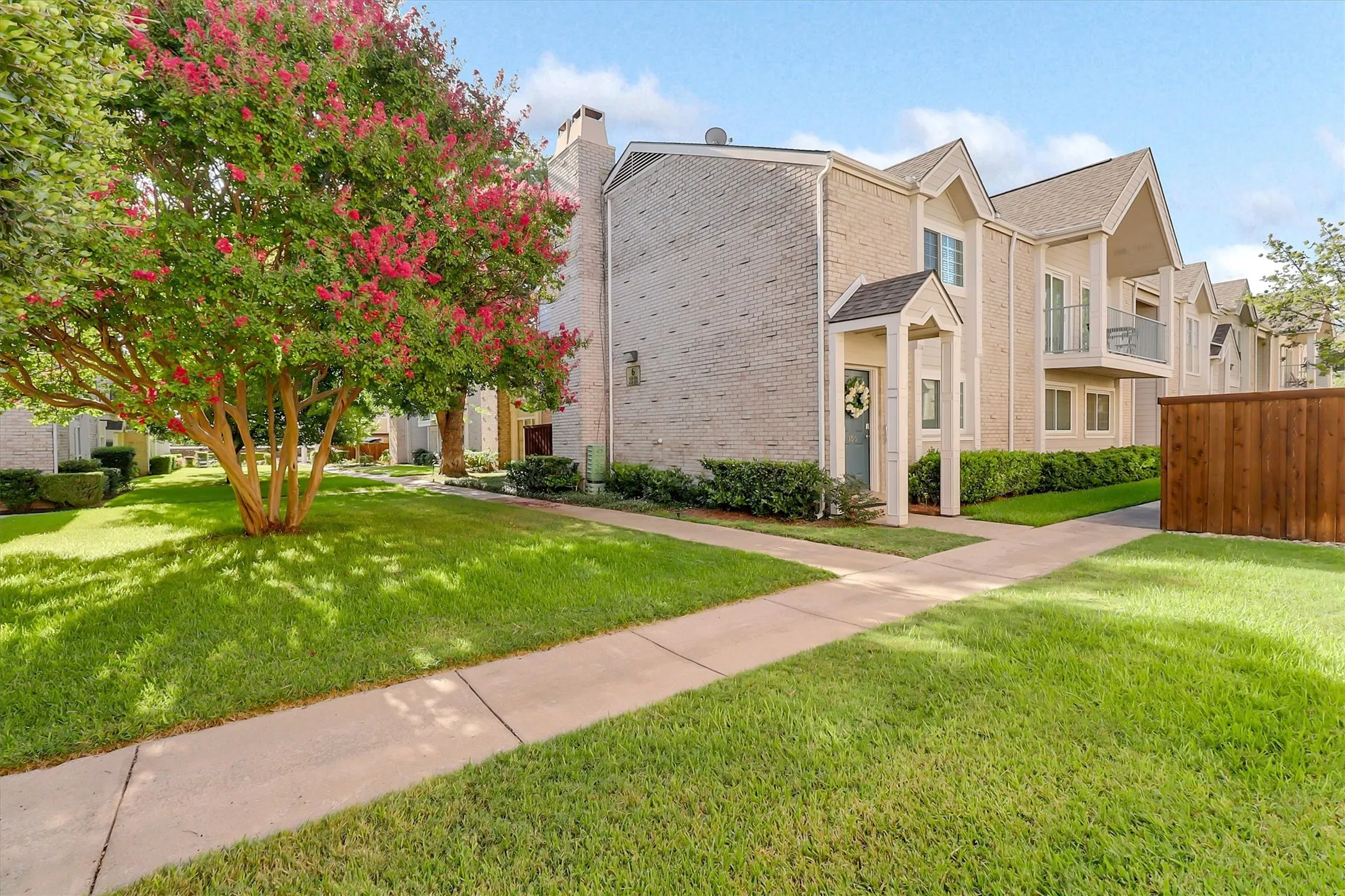Condominium For Rent in Dallas County , 5881 Preston View Boulevard, Dallas, Texas 75240, 1 Bedroom, 1 Bathroom, Garage spaces, 632 Sqft, built in 1968, mls#21346513, Real Estate Agent in Dallas, Homes For Rent in Dallas county, Homes For Rent in Dallas, Realtor in Dallas Texas, Real Estate Brokerage Independent Realty Texas, Luminita Cordes Realtor