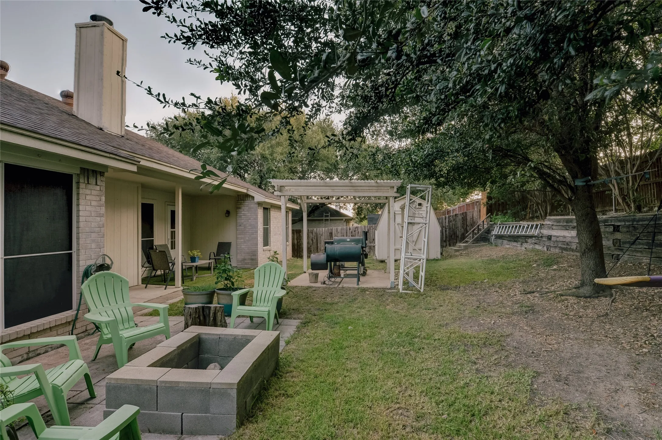 Single Family Residence For Sale in Tarrant County , 1129 Doreen Street, White Settlement, Texas 76108, 3 Bedroom, 2 Bathroom, 2 Garage spaces, 1,477 Sqft, built in 2002, mls#21346346, Real Estate Agent in White Settlement, Homes For Sale in Tarrant county, Homes For Sale in White Settlement, Realtor in White Settlement Texas, Real Estate Brokerage Independent Realty Texas, Luminita Cordes Realtor