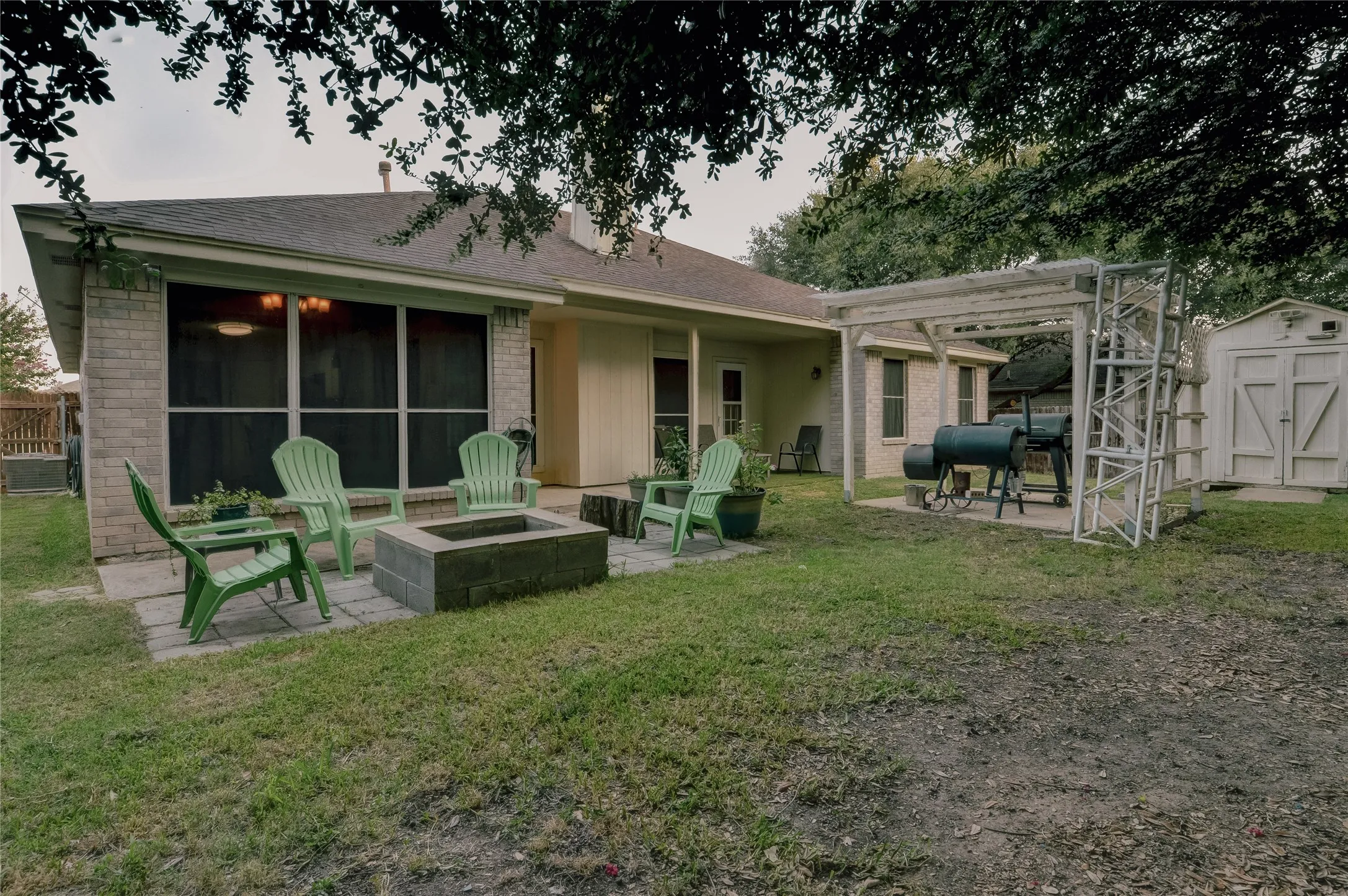 Single Family Residence For Sale in Tarrant County , 1129 Doreen Street, White Settlement, Texas 76108, 3 Bedroom, 2 Bathroom, 2 Garage spaces, 1,477 Sqft, built in 2002, mls#21346346, Real Estate Agent in White Settlement, Homes For Sale in Tarrant county, Homes For Sale in White Settlement, Realtor in White Settlement Texas, Real Estate Brokerage Independent Realty Texas, Luminita Cordes Realtor