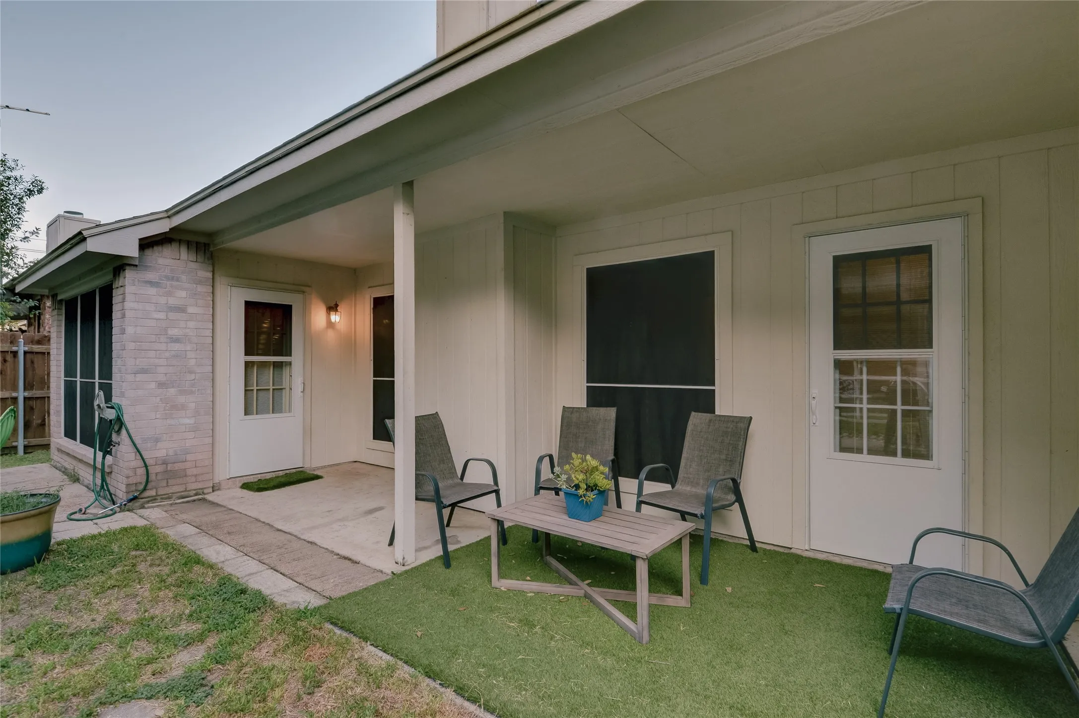 Single Family Residence For Sale in Tarrant County , 1129 Doreen Street, White Settlement, Texas 76108, 3 Bedroom, 2 Bathroom, 2 Garage spaces, 1,477 Sqft, built in 2002, mls#21346346, Real Estate Agent in White Settlement, Homes For Sale in Tarrant county, Homes For Sale in White Settlement, Realtor in White Settlement Texas, Real Estate Brokerage Independent Realty Texas, Luminita Cordes Realtor
