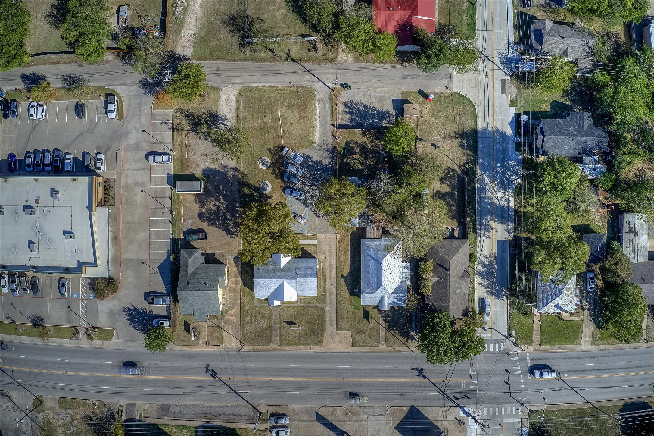 Retail For Sale in Hunt County , 4319 Wesley Street, Greenville, Texas 75401, 0, 0, Garage spaces, 0 Sqft, built in 1940, mls#21326355, Real Estate Agent in Greenville, Homes For Sale in Hunt county, Homes For Sale in Greenville, Realtor in Greenville Texas, Real Estate Brokerage Independent Realty Texas, Luminita Cordes Realtor