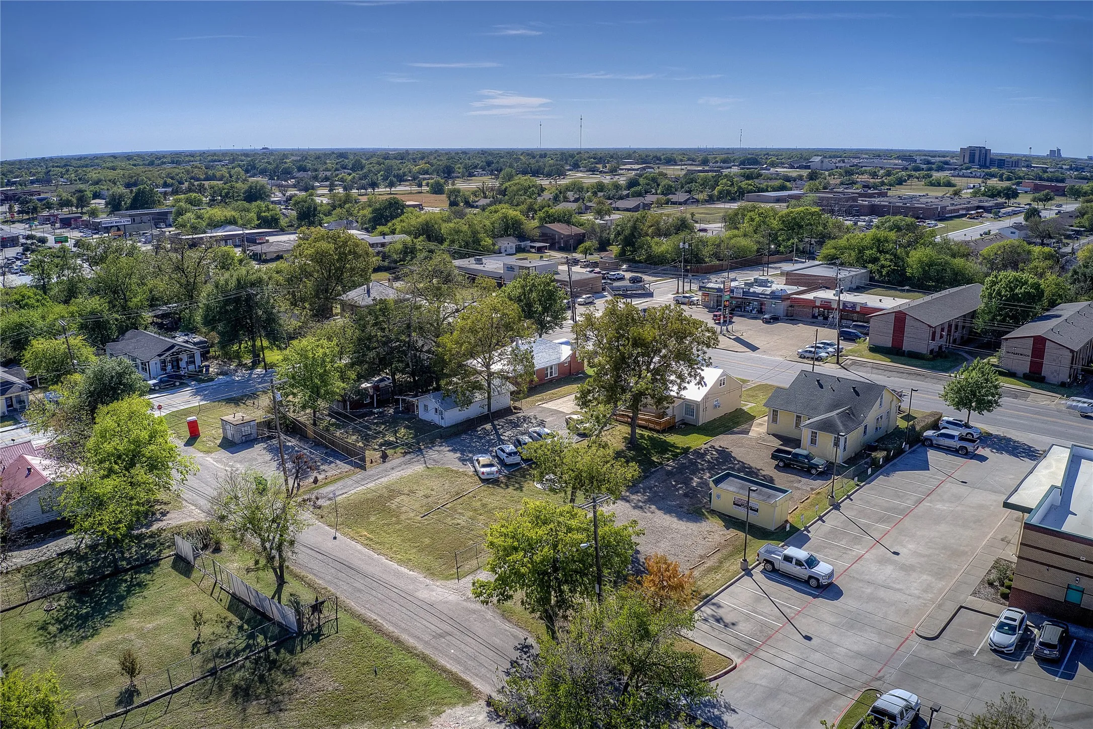 Retail For Sale in Hunt County , 4319 Wesley Street, Greenville, Texas 75401, 0, 0, Garage spaces, 0 Sqft, built in 1940, mls#21326355, Real Estate Agent in Greenville, Homes For Sale in Hunt county, Homes For Sale in Greenville, Realtor in Greenville Texas, Real Estate Brokerage Independent Realty Texas, Luminita Cordes Realtor
