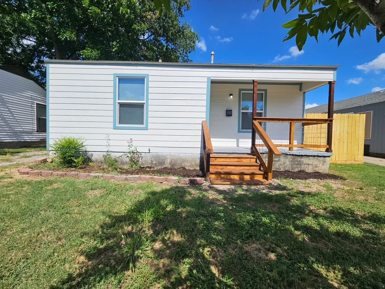 Single Family Residence For Sale in Tarrant County , 5009 Royal Drive, Fort Worth, Texas 76116, 2 Bedroom, 1 Bathroom, 1 Garage spaces, 777 Sqft, built in 1956, mls#21346475, Real Estate Agent in Fort Worth, Homes For Sale in Tarrant county, Homes For Sale in Fort Worth, Realtor in Fort Worth Texas, Real Estate Brokerage Independent Realty Texas, Luminita Cordes Realtor