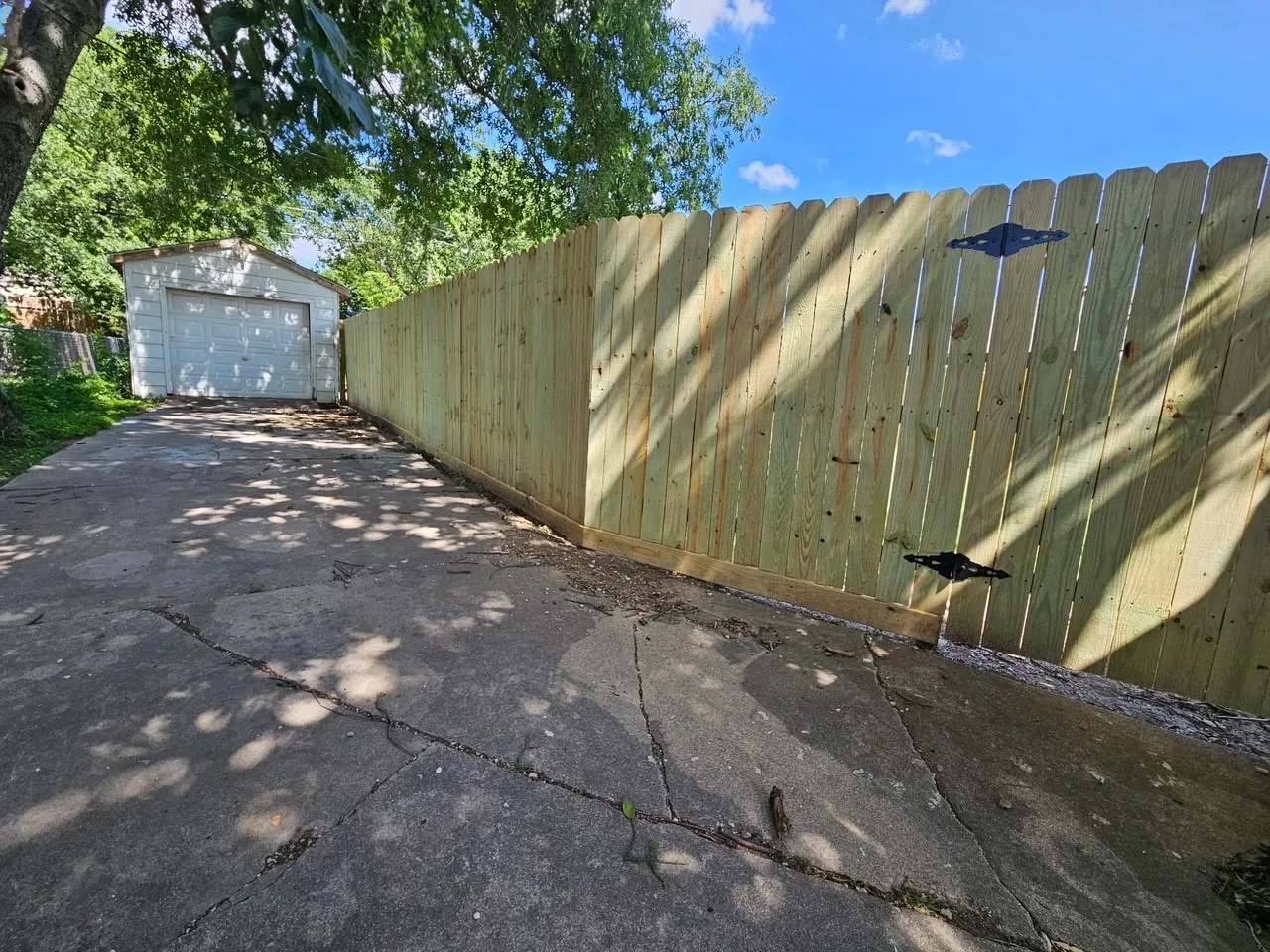 Driveway/Garage