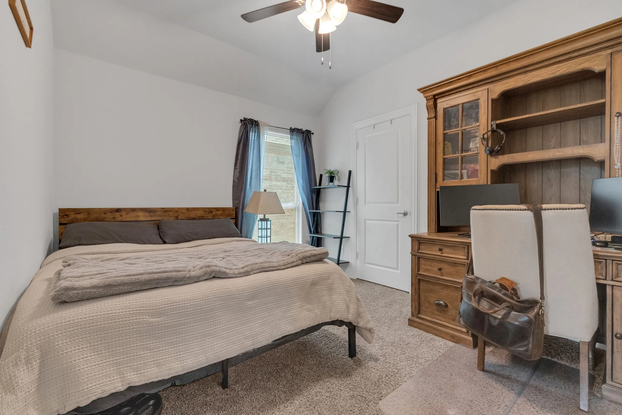 Single Family Residence For Sale in Denton County , 11120 Ranchera Drive, Aubrey, Texas 76227, 3 Bedroom, 2 Bathroom, 2 Garage spaces, 1,706 Sqft, built in 2022, mls#21345049, Real Estate Agent in Aubrey, Homes For Sale in Denton county, Homes For Sale in Aubrey, Realtor in Aubrey Texas, Real Estate Brokerage Independent Realty Texas, Luminita Cordes Realtor