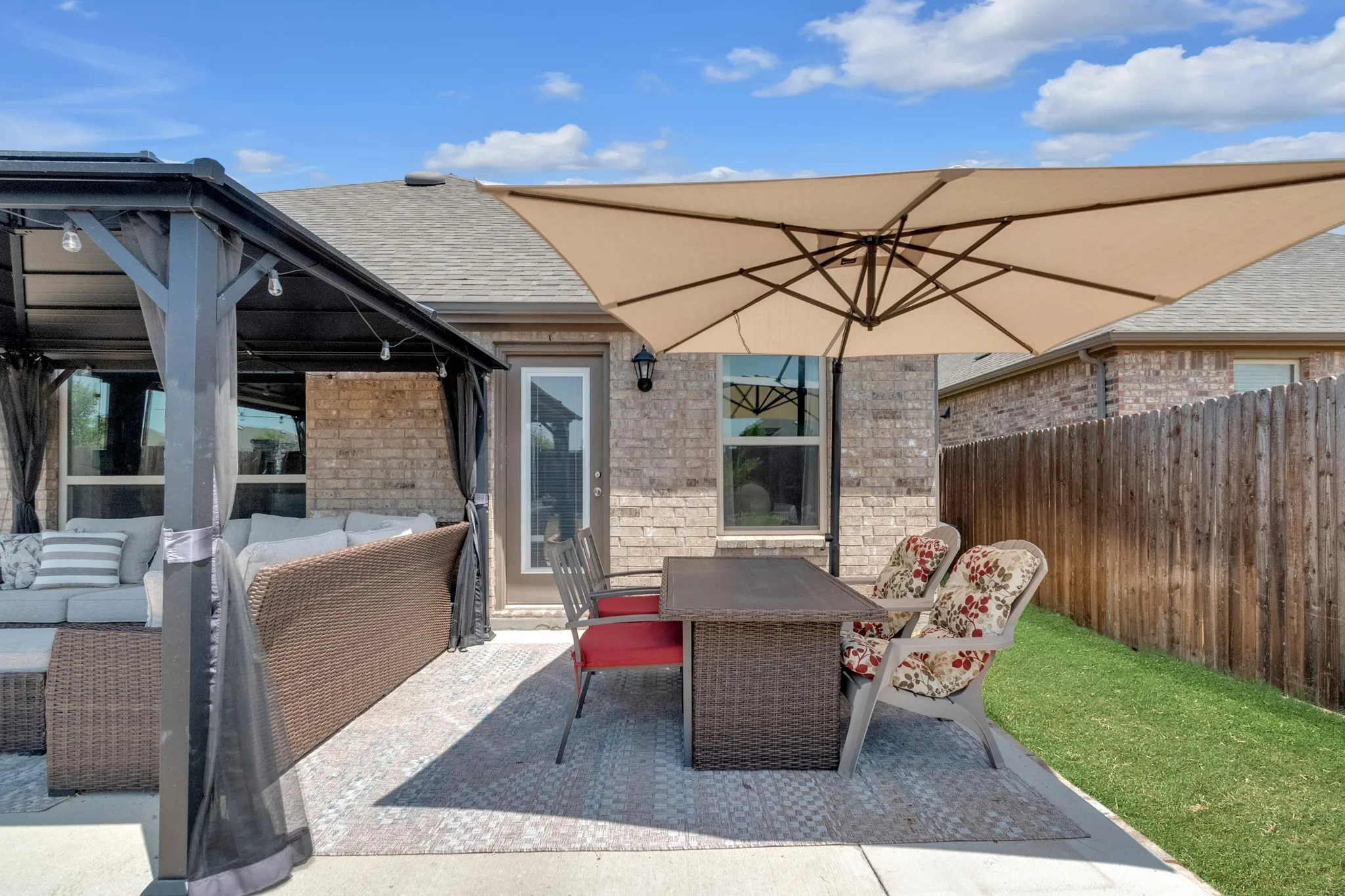 Single Family Residence For Sale in Denton County , 11120 Ranchera Drive, Aubrey, Texas 76227, 3 Bedroom, 2 Bathroom, 2 Garage spaces, 1,706 Sqft, built in 2022, mls#21345049, Real Estate Agent in Aubrey, Homes For Sale in Denton county, Homes For Sale in Aubrey, Realtor in Aubrey Texas, Real Estate Brokerage Independent Realty Texas, Luminita Cordes Realtor