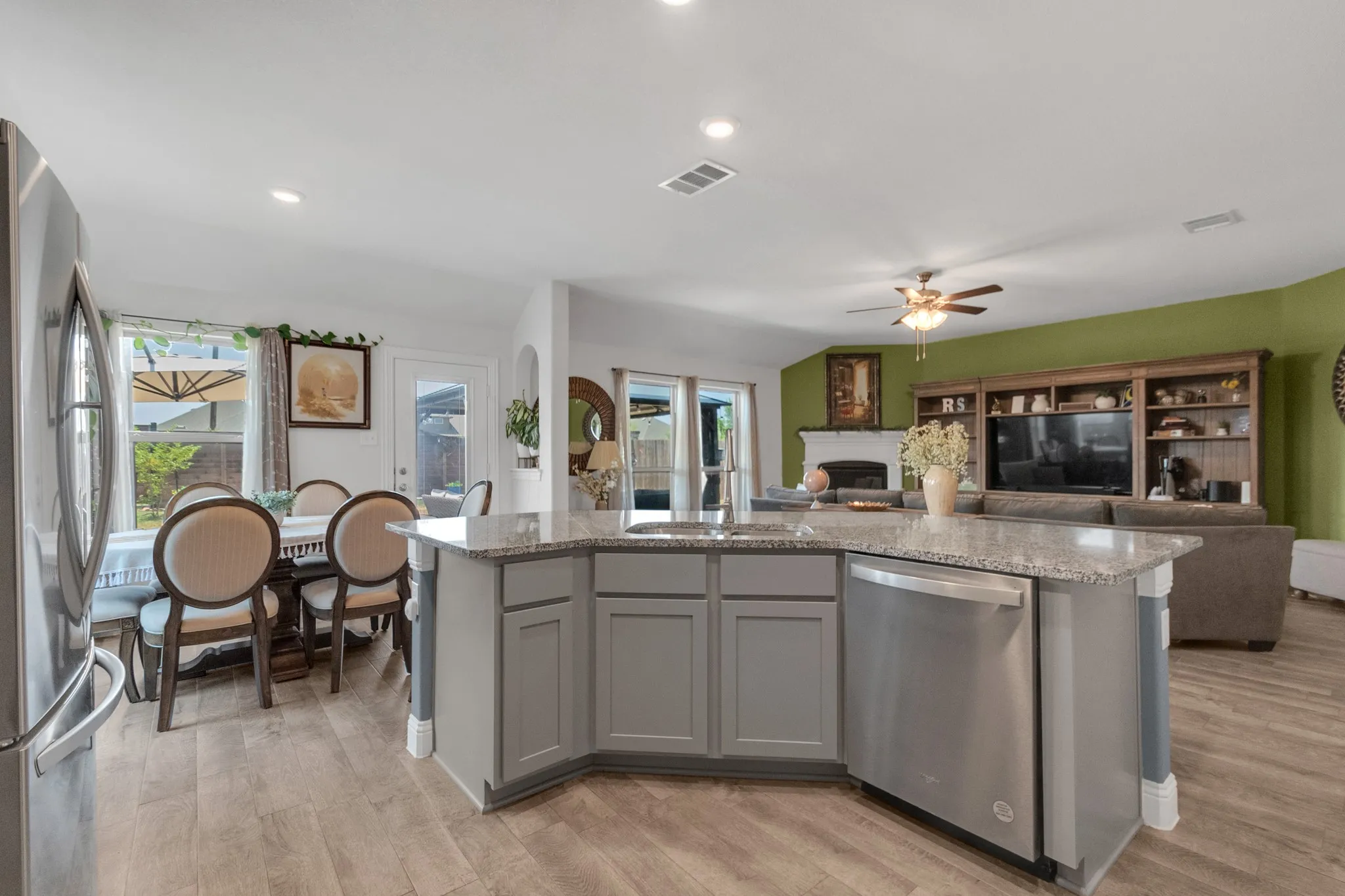 Single Family Residence For Sale in Denton County , 11120 Ranchera Drive, Aubrey, Texas 76227, 3 Bedroom, 2 Bathroom, 2 Garage spaces, 1,706 Sqft, built in 2022, mls#21345049, Real Estate Agent in Aubrey, Homes For Sale in Denton county, Homes For Sale in Aubrey, Realtor in Aubrey Texas, Real Estate Brokerage Independent Realty Texas, Luminita Cordes Realtor