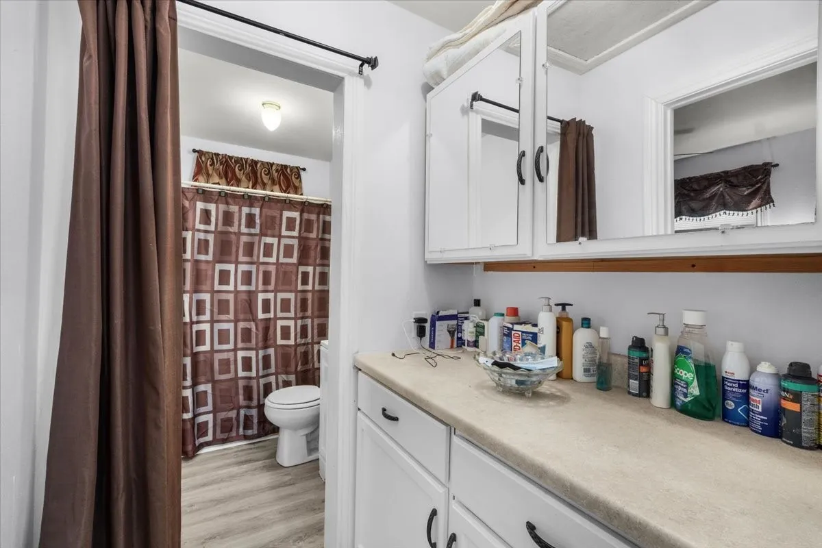 Single Family Residence For Sale in Tarrant County , 1828 Arch Street, Fort Worth, Texas 76105, 3 Bedroom, 1 Bathroom, 1 Garage spaces, 826 Sqft, built in 1947, mls#21346762, Real Estate Agent in Fort Worth, Homes For Sale in Tarrant county, Homes For Sale in Fort Worth, Realtor in Fort Worth Texas, Real Estate Brokerage Independent Realty Texas, Luminita Cordes Realtor