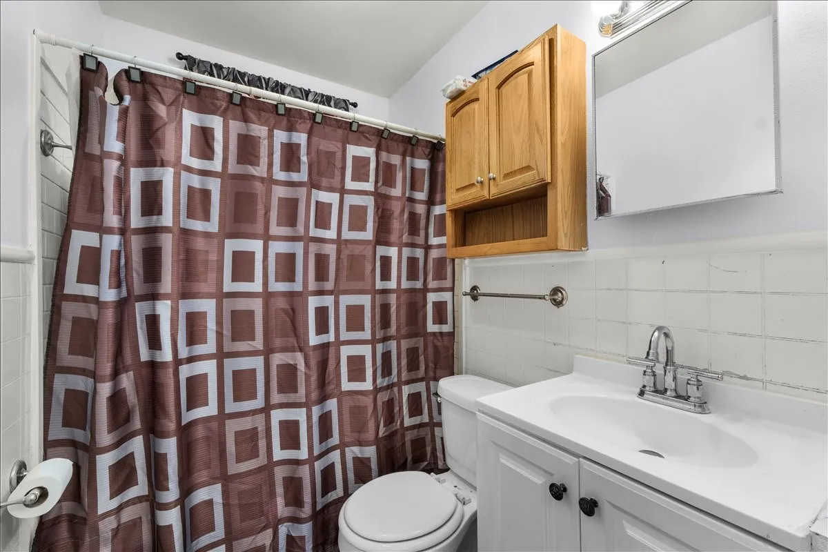 Single Family Residence For Sale in Tarrant County , 1828 Arch Street, Fort Worth, Texas 76105, 3 Bedroom, 1 Bathroom, 1 Garage spaces, 826 Sqft, built in 1947, mls#21346762, Real Estate Agent in Fort Worth, Homes For Sale in Tarrant county, Homes For Sale in Fort Worth, Realtor in Fort Worth Texas, Real Estate Brokerage Independent Realty Texas, Luminita Cordes Realtor
