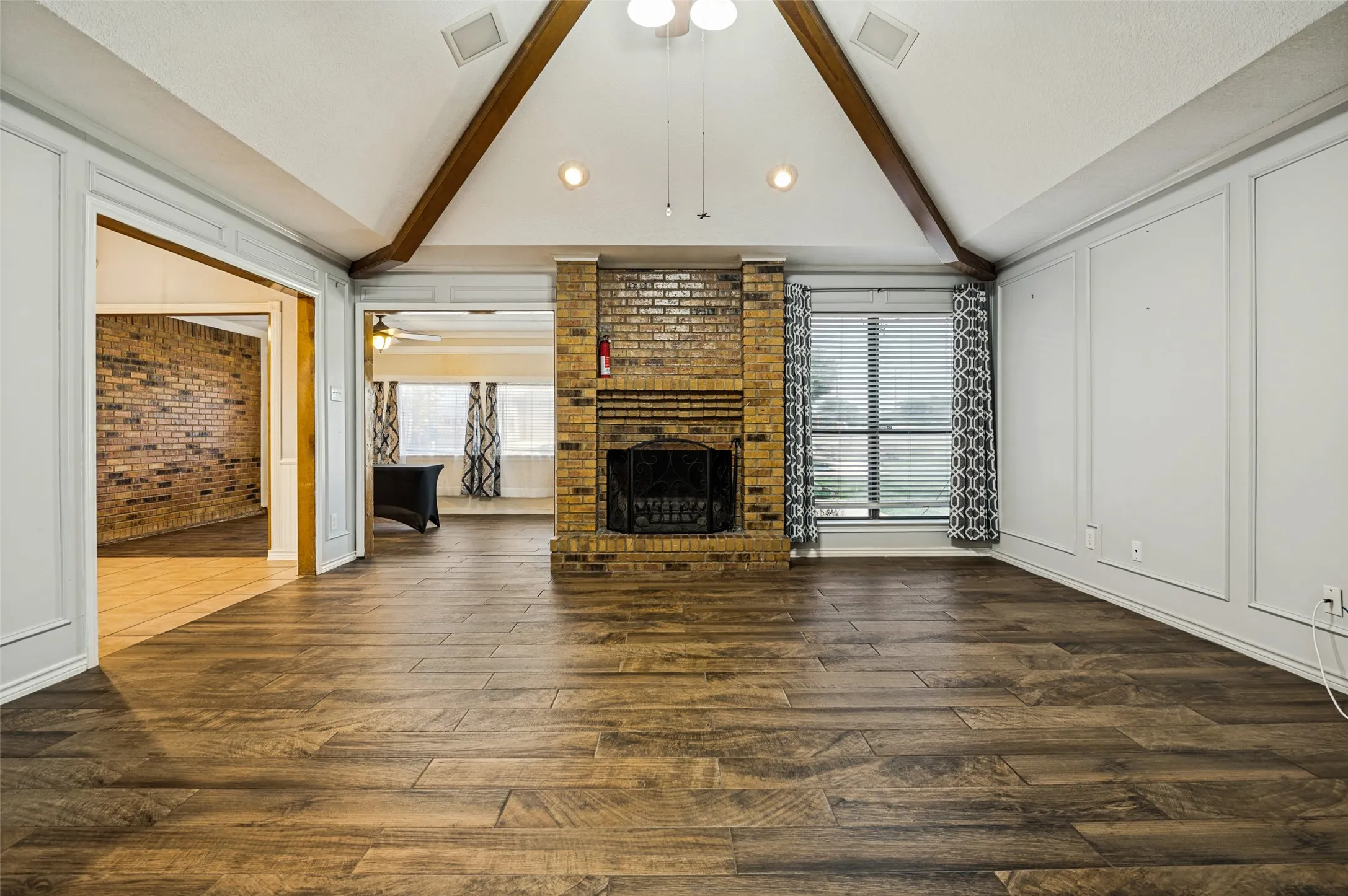 Single Family Residence For Sale in Ellis County , 2806 Cinnamon Springs Road, Glenn Heights, Texas 75154, 3 Bedroom, 2 Bathroom, 4 Garage spaces, 2,202 Sqft, built in 1983, Price $525,000, mls#21345413, Real Estate Agent in Glenn Heights, Homes For Sale in Ellis county, Homes For Sale in Glenn Heights, Realtor in Glenn Heights Texas, Real Estate Brokerage Independent Realty Texas, Luminita Cordes Realtor