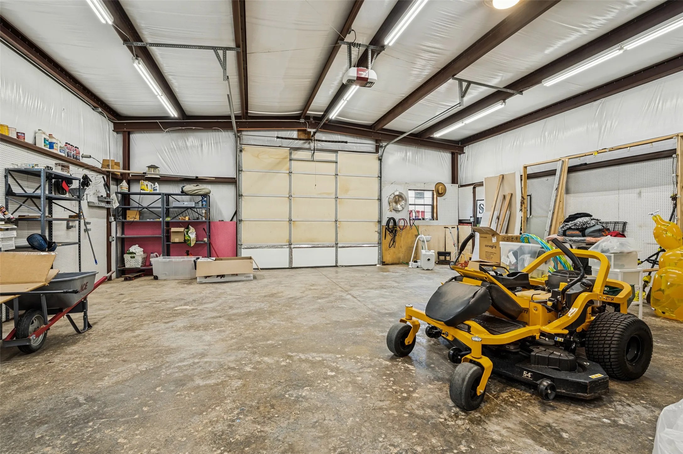 Single Family Residence For Sale in Ellis County , 2806 Cinnamon Springs Road, Glenn Heights, Texas 75154, 3 Bedroom, 2 Bathroom, 4 Garage spaces, 2,202 Sqft, built in 1983, Price $525,000, mls#21345413, Real Estate Agent in Glenn Heights, Homes For Sale in Ellis county, Homes For Sale in Glenn Heights, Realtor in Glenn Heights Texas, Real Estate Brokerage Independent Realty Texas, Luminita Cordes Realtor