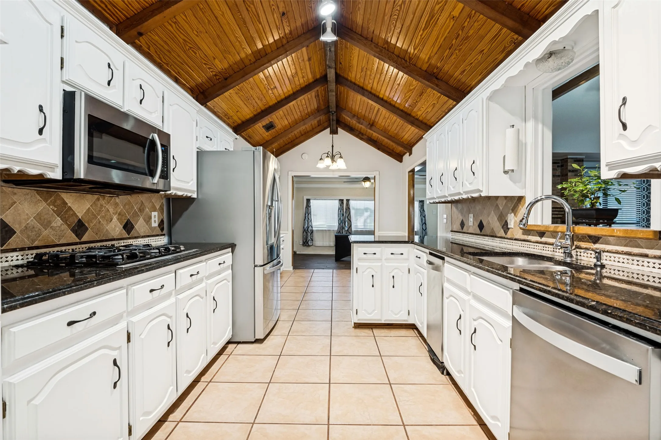 Single Family Residence For Sale in Ellis County , 2806 Cinnamon Springs Road, Glenn Heights, Texas 75154, 3 Bedroom, 2 Bathroom, 4 Garage spaces, 2,202 Sqft, built in 1983, Price $525,000, mls#21345413, Real Estate Agent in Glenn Heights, Homes For Sale in Ellis county, Homes For Sale in Glenn Heights, Realtor in Glenn Heights Texas, Real Estate Brokerage Independent Realty Texas, Luminita Cordes Realtor