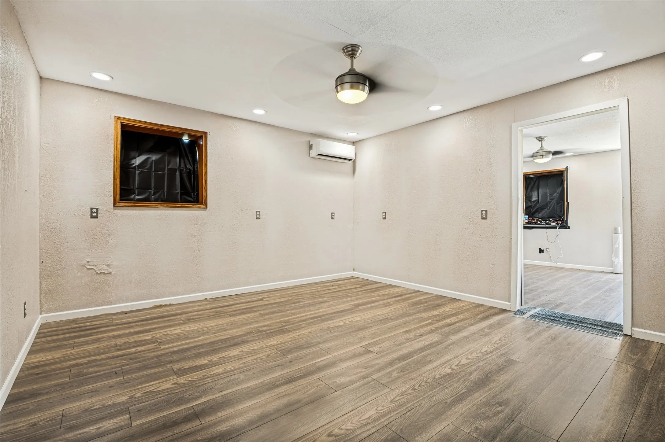 Single Family Residence For Sale in Ellis County , 2806 Cinnamon Springs Road, Glenn Heights, Texas 75154, 3 Bedroom, 2 Bathroom, 4 Garage spaces, 2,202 Sqft, built in 1983, Price $525,000, mls#21345413, Real Estate Agent in Glenn Heights, Homes For Sale in Ellis county, Homes For Sale in Glenn Heights, Realtor in Glenn Heights Texas, Real Estate Brokerage Independent Realty Texas, Luminita Cordes Realtor