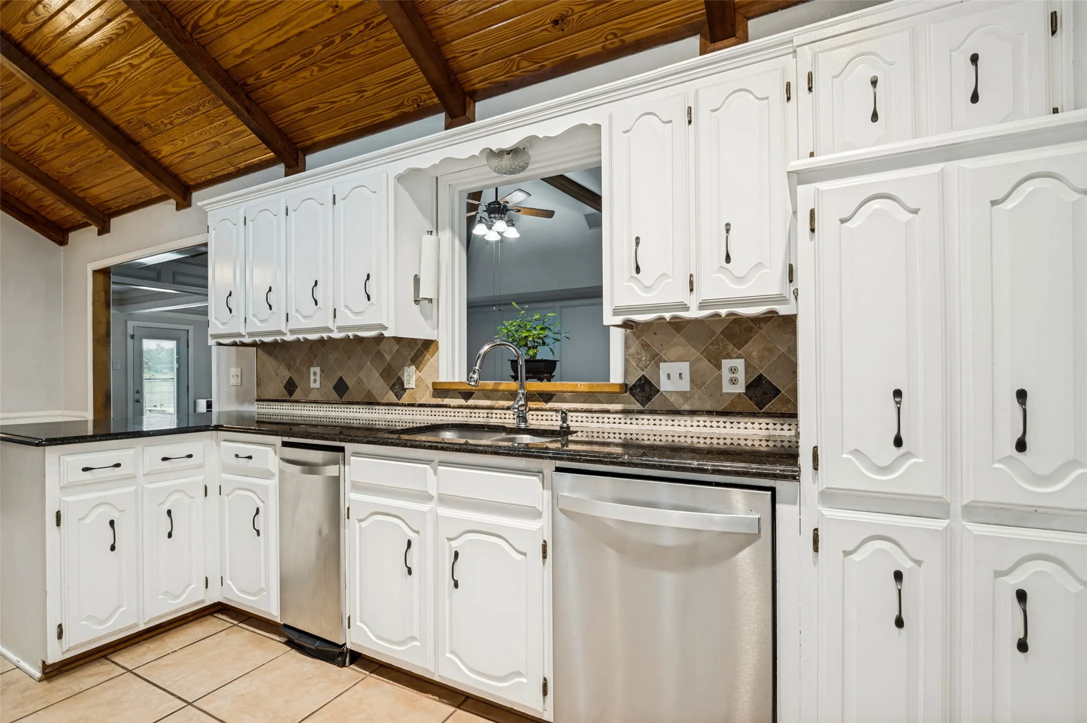 Single Family Residence For Sale in Ellis County , 2806 Cinnamon Springs Road, Glenn Heights, Texas 75154, 3 Bedroom, 2 Bathroom, 4 Garage spaces, 2,202 Sqft, built in 1983, Price $525,000, mls#21345413, Real Estate Agent in Glenn Heights, Homes For Sale in Ellis county, Homes For Sale in Glenn Heights, Realtor in Glenn Heights Texas, Real Estate Brokerage Independent Realty Texas, Luminita Cordes Realtor