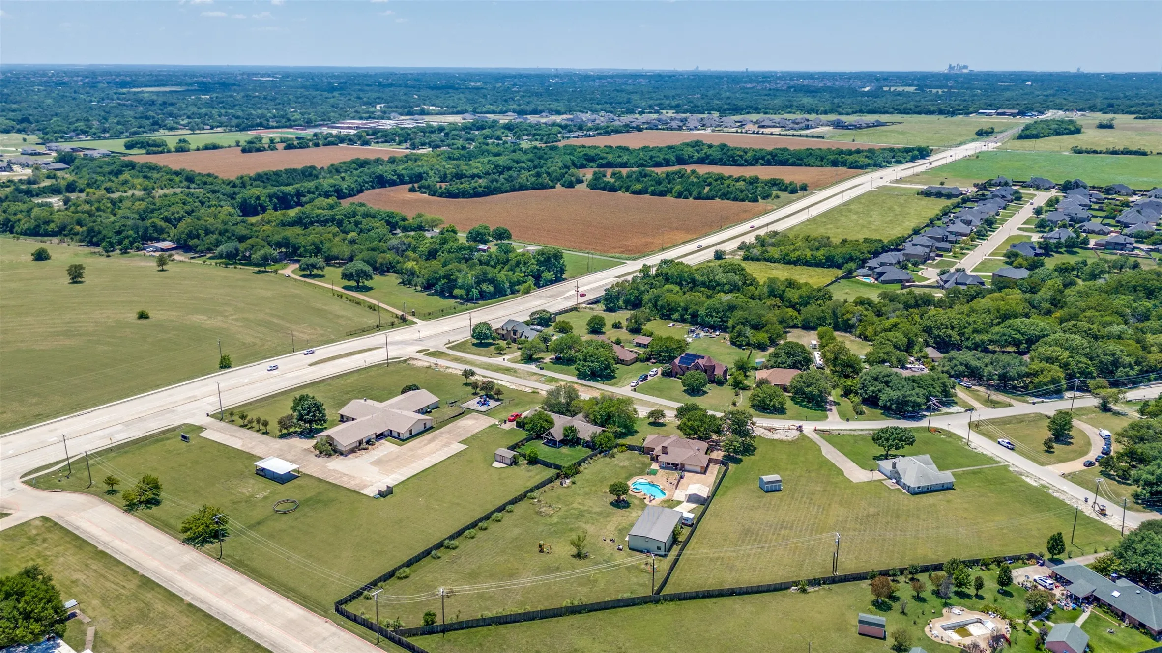 Single Family Residence For Sale in Ellis County , 2806 Cinnamon Springs Road, Glenn Heights, Texas 75154, 3 Bedroom, 2 Bathroom, 4 Garage spaces, 2,202 Sqft, built in 1983, Price $525,000, mls#21345413, Real Estate Agent in Glenn Heights, Homes For Sale in Ellis county, Homes For Sale in Glenn Heights, Realtor in Glenn Heights Texas, Real Estate Brokerage Independent Realty Texas, Luminita Cordes Realtor