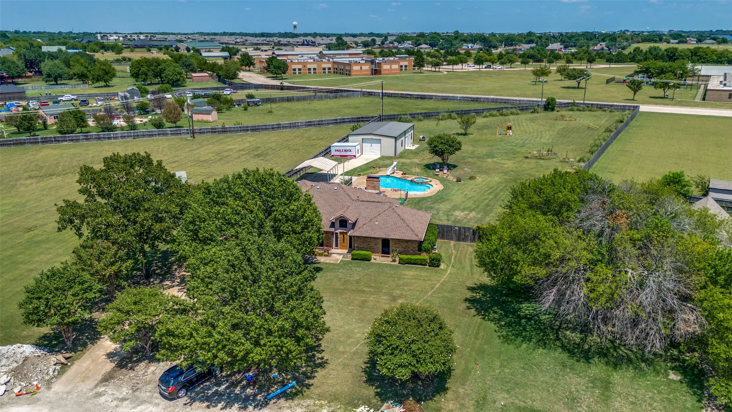 Single Family Residence For Sale in Ellis County , 2806 Cinnamon Springs Road, Glenn Heights, Texas 75154, 3 Bedroom, 2 Bathroom, 4 Garage spaces, 2,202 Sqft, built in 1983, Price $525,000, mls#21345413, Real Estate Agent in Glenn Heights, Homes For Sale in Ellis county, Homes For Sale in Glenn Heights, Realtor in Glenn Heights Texas, Real Estate Brokerage Independent Realty Texas, Luminita Cordes Realtor