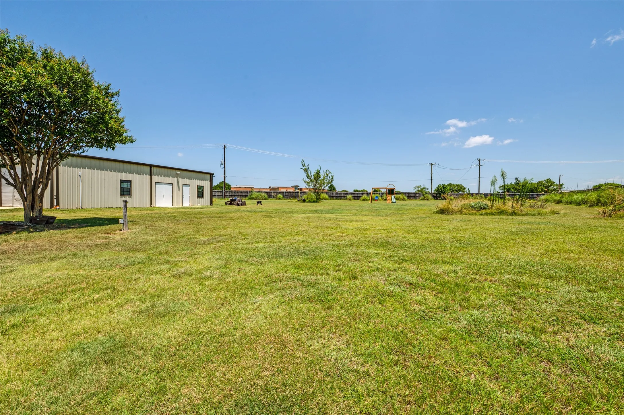 Single Family Residence For Sale in Ellis County , 2806 Cinnamon Springs Road, Glenn Heights, Texas 75154, 3 Bedroom, 2 Bathroom, 4 Garage spaces, 2,202 Sqft, built in 1983, Price $525,000, mls#21345413, Real Estate Agent in Glenn Heights, Homes For Sale in Ellis county, Homes For Sale in Glenn Heights, Realtor in Glenn Heights Texas, Real Estate Brokerage Independent Realty Texas, Luminita Cordes Realtor