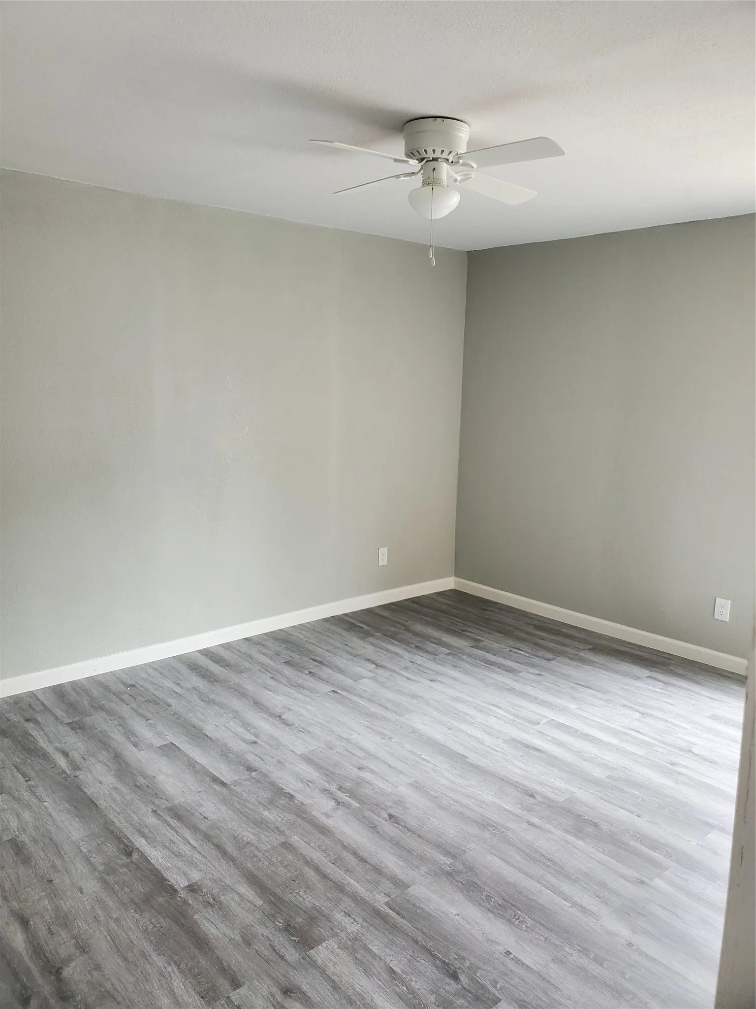 Apartment For Rent in Tarrant County , 6756 Trail Lake Drive B, Fort Worth, Texas 76133, 2 Bedroom, 2 Bathroom, Garage spaces, 1,064 Sqft, built in 1971, mls#21347240, Real Estate Agent in Fort Worth, Homes For Rent in Tarrant county, Homes For Rent in Fort Worth, Realtor in Fort Worth Texas, Real Estate Brokerage Independent Realty Texas, Luminita Cordes Realtor