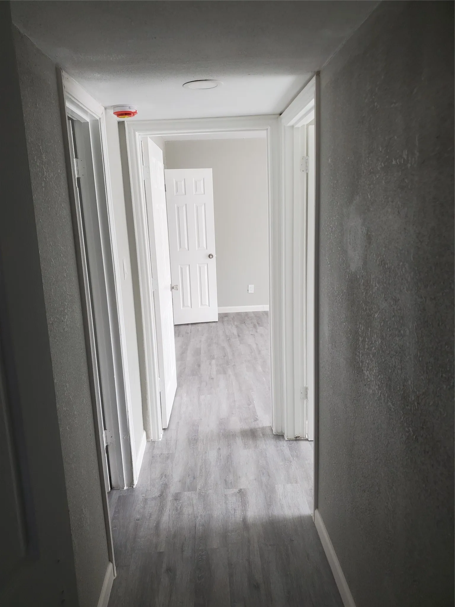 Apartment For Rent in Tarrant County , 6756 Trail Lake Drive B, Fort Worth, Texas 76133, 2 Bedroom, 2 Bathroom, Garage spaces, 1,064 Sqft, built in 1971, mls#21347240, Real Estate Agent in Fort Worth, Homes For Rent in Tarrant county, Homes For Rent in Fort Worth, Realtor in Fort Worth Texas, Real Estate Brokerage Independent Realty Texas, Luminita Cordes Realtor