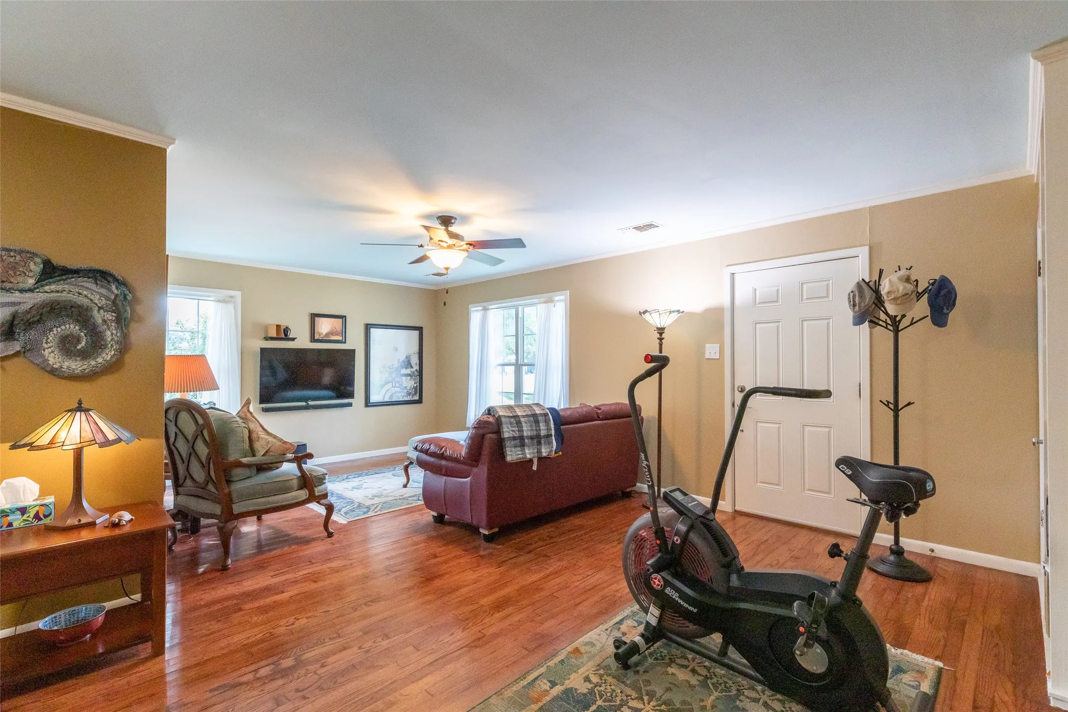 Single Family Residence For Sale in Taylor County , 4082 Potomac Avenue, Abilene, Texas 79605, 3 Bedroom, 2 Bathroom, 2 Garage spaces, 1,570 Sqft, built in 1949, mls#21345559, Real Estate Agent in Abilene, Homes For Sale in Taylor county, Homes For Sale in Abilene, Realtor in Abilene Texas, Real Estate Brokerage Independent Realty Texas, Luminita Cordes Realtor