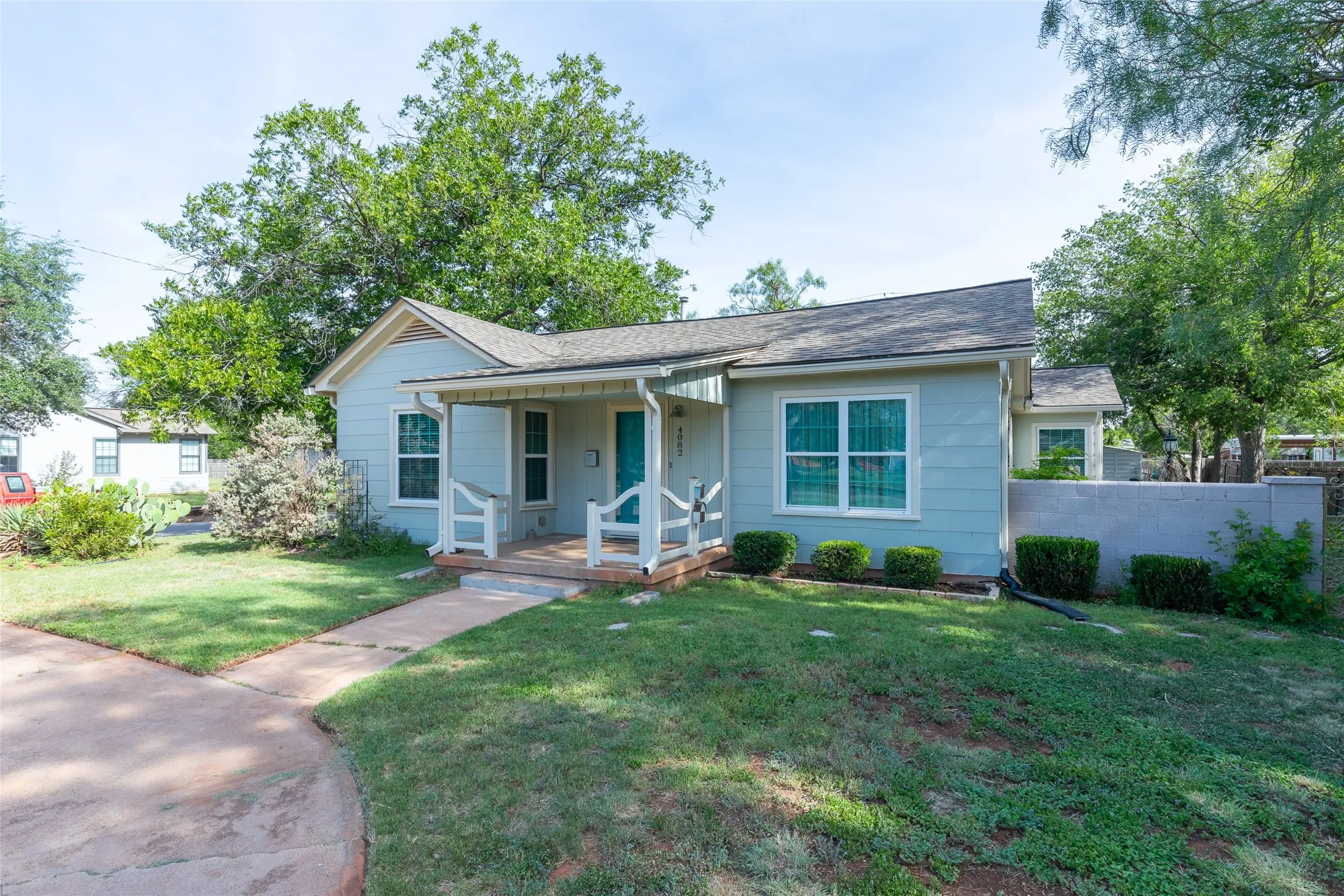 Single Family Residence For Sale in Taylor County , 4082 Potomac Avenue, Abilene, Texas 79605, 3 Bedroom, 2 Bathroom, 2 Garage spaces, 1,570 Sqft, built in 1949, mls#21345559, Real Estate Agent in Abilene, Homes For Sale in Taylor county, Homes For Sale in Abilene, Realtor in Abilene Texas, Real Estate Brokerage Independent Realty Texas, Luminita Cordes Realtor