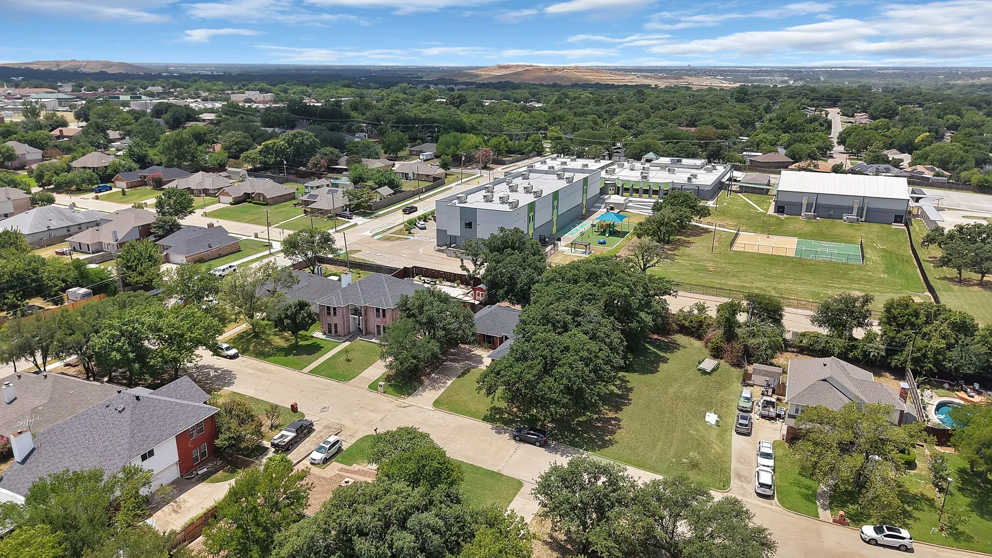 Single Family Residence For Sale in Tarrant County , 105 Arthur Drive, Kennedale, Texas 76060, 3 Bedroom, 2 Bathroom, 2 Garage spaces, 1,655 Sqft, built in 1987, mls#21346591, Real Estate Agent in Kennedale, Homes For Sale in Tarrant county, Homes For Sale in Kennedale, Realtor in Kennedale Texas, Real Estate Brokerage Independent Realty Texas, Luminita Cordes Realtor