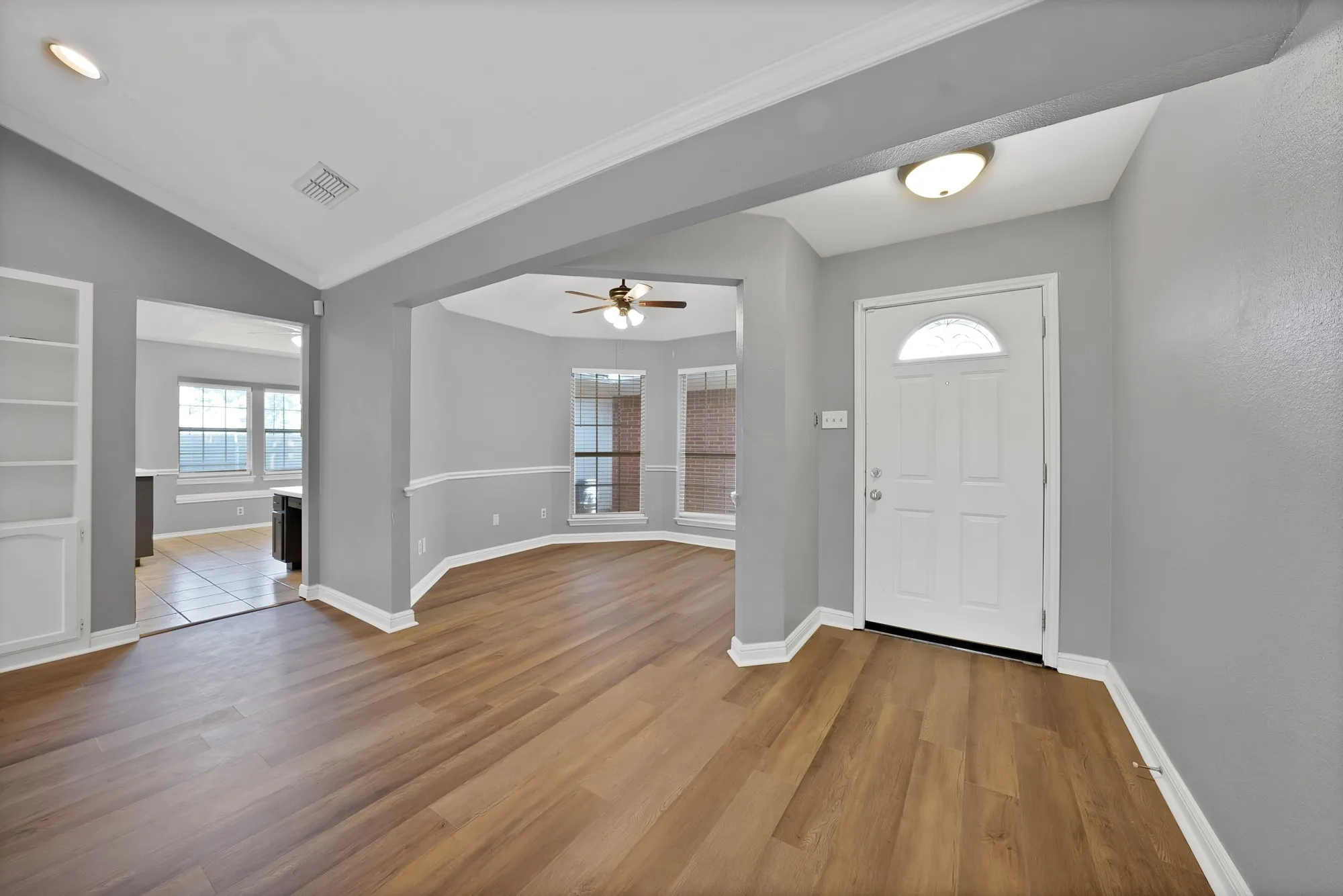 Single Family Residence For Sale in Tarrant County , 105 Arthur Drive, Kennedale, Texas 76060, 3 Bedroom, 2 Bathroom, 2 Garage spaces, 1,655 Sqft, built in 1987, mls#21346591, Real Estate Agent in Kennedale, Homes For Sale in Tarrant county, Homes For Sale in Kennedale, Realtor in Kennedale Texas, Real Estate Brokerage Independent Realty Texas, Luminita Cordes Realtor