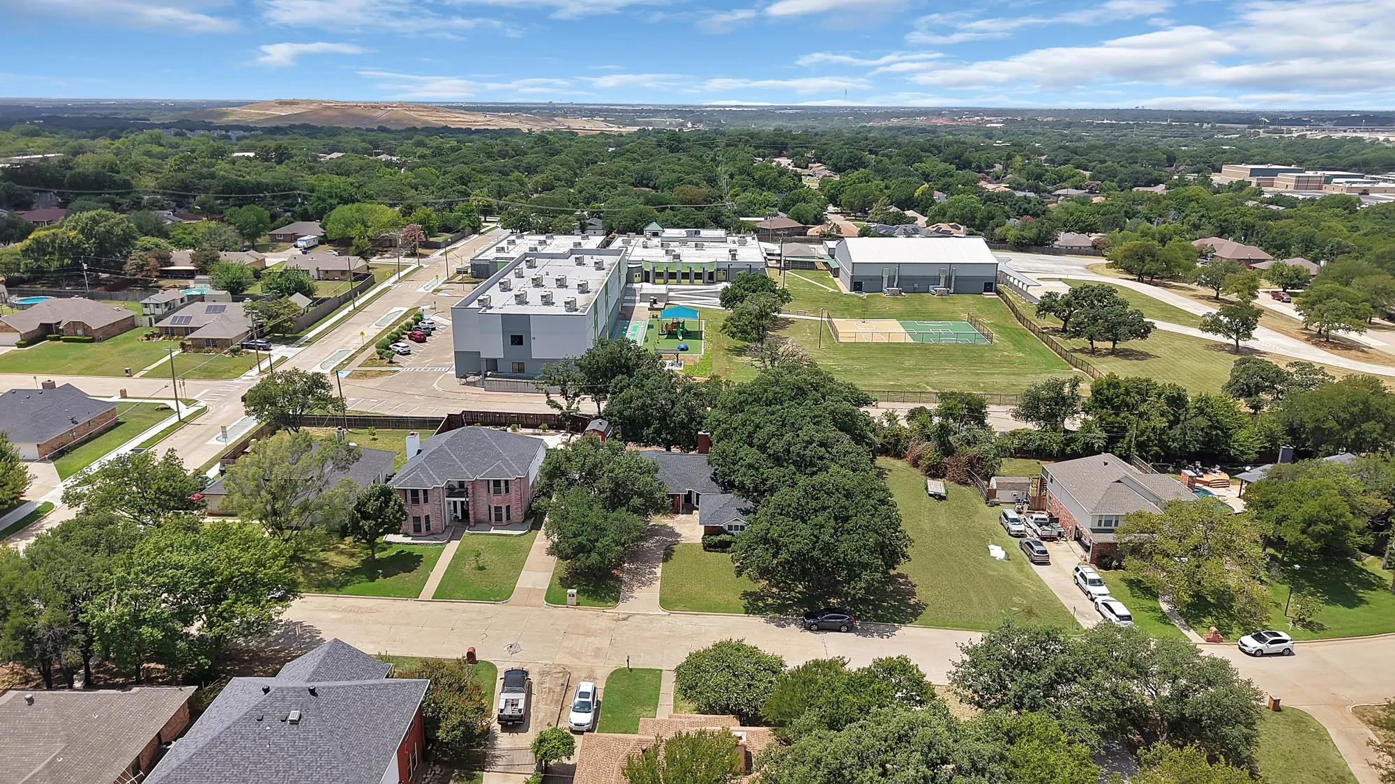 Single Family Residence For Sale in Tarrant County , 105 Arthur Drive, Kennedale, Texas 76060, 3 Bedroom, 2 Bathroom, 2 Garage spaces, 1,655 Sqft, built in 1987, mls#21346591, Real Estate Agent in Kennedale, Homes For Sale in Tarrant county, Homes For Sale in Kennedale, Realtor in Kennedale Texas, Real Estate Brokerage Independent Realty Texas, Luminita Cordes Realtor