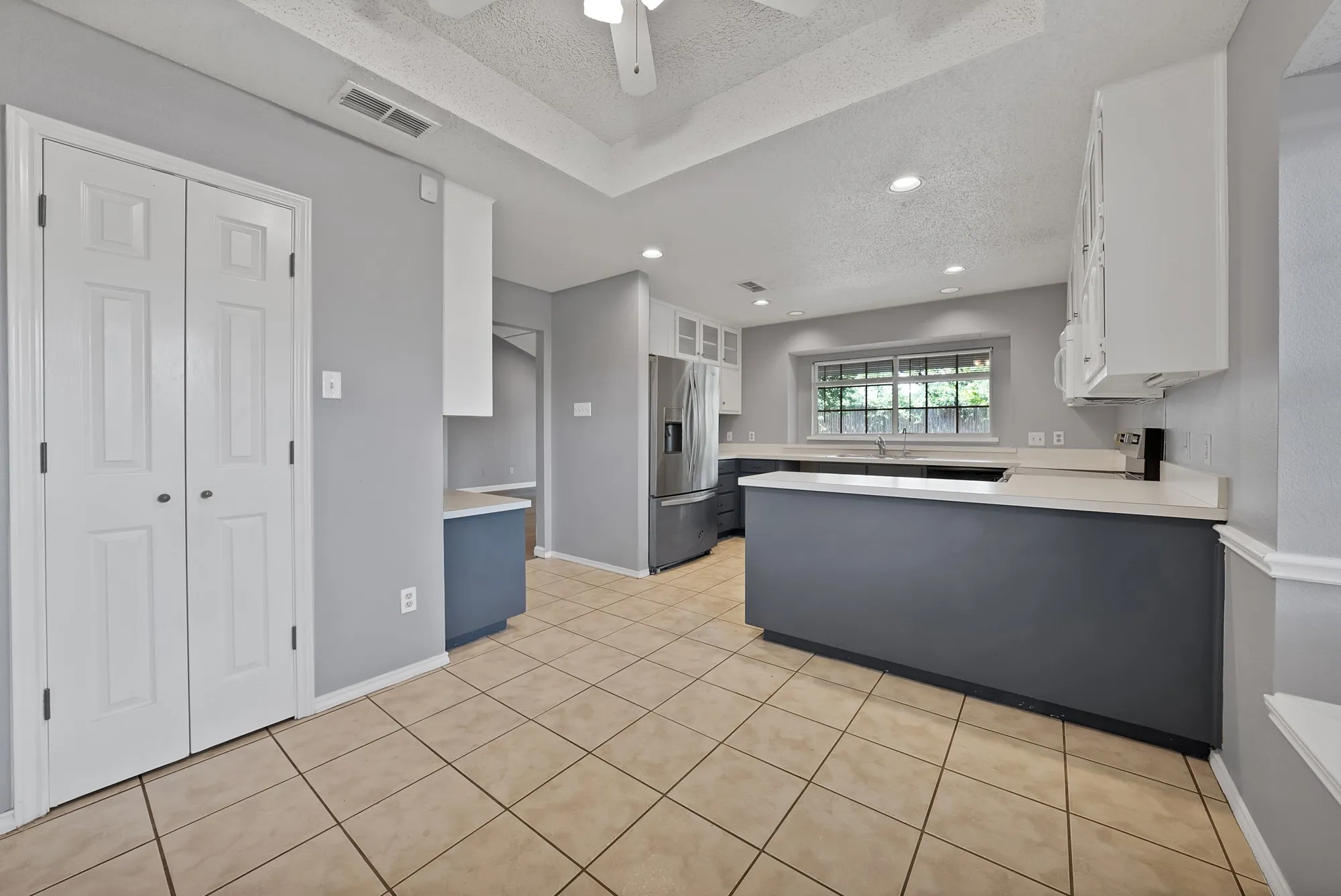Single Family Residence For Sale in Tarrant County , 105 Arthur Drive, Kennedale, Texas 76060, 3 Bedroom, 2 Bathroom, 2 Garage spaces, 1,655 Sqft, built in 1987, mls#21346591, Real Estate Agent in Kennedale, Homes For Sale in Tarrant county, Homes For Sale in Kennedale, Realtor in Kennedale Texas, Real Estate Brokerage Independent Realty Texas, Luminita Cordes Realtor