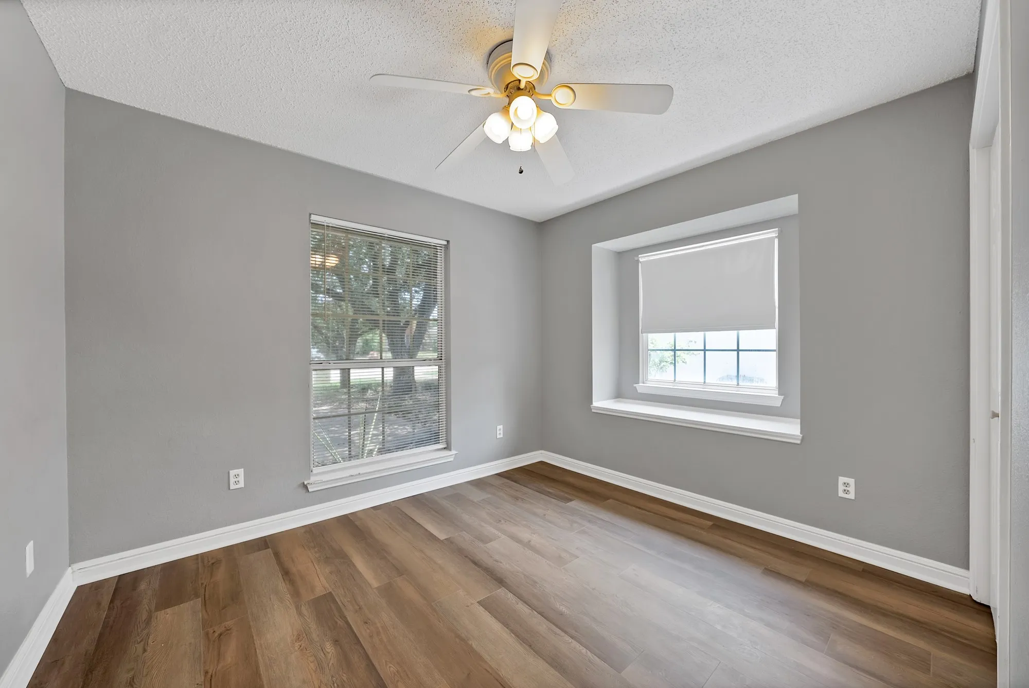 Single Family Residence For Sale in Tarrant County , 105 Arthur Drive, Kennedale, Texas 76060, 3 Bedroom, 2 Bathroom, 2 Garage spaces, 1,655 Sqft, built in 1987, mls#21346591, Real Estate Agent in Kennedale, Homes For Sale in Tarrant county, Homes For Sale in Kennedale, Realtor in Kennedale Texas, Real Estate Brokerage Independent Realty Texas, Luminita Cordes Realtor