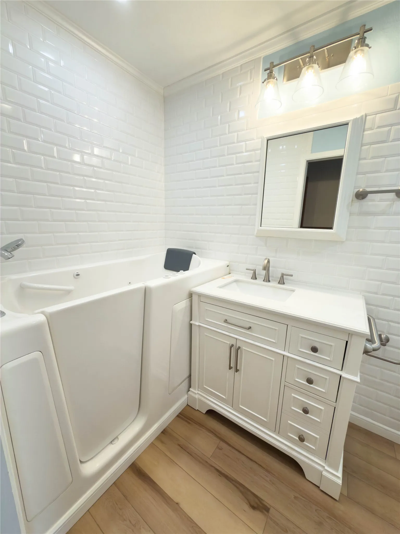 Single Family Residence For Sale in Taylor County , 2117 Oakwood Lane, Abilene, Texas 79605, 3 Bedroom, 2 Bathroom, 2 Garage spaces, 2,071 Sqft, built in 1958, mls#21345703, Real Estate Agent in Abilene, Homes For Sale in Taylor county, Homes For Sale in Abilene, Realtor in Abilene Texas, Real Estate Brokerage Independent Realty Texas, Luminita Cordes Realtor