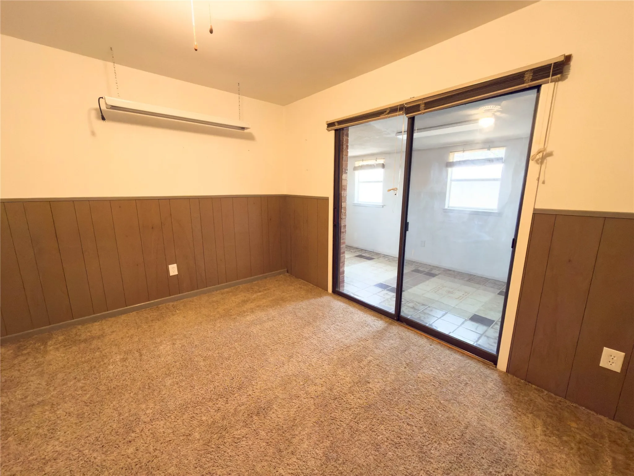 Single Family Residence For Sale in Taylor County , 2117 Oakwood Lane, Abilene, Texas 79605, 3 Bedroom, 2 Bathroom, 2 Garage spaces, 2,071 Sqft, built in 1958, mls#21345703, Real Estate Agent in Abilene, Homes For Sale in Taylor county, Homes For Sale in Abilene, Realtor in Abilene Texas, Real Estate Brokerage Independent Realty Texas, Luminita Cordes Realtor