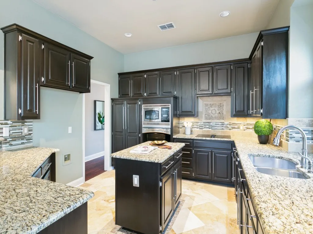 Single Family Residence For Sale in Dallas County , 8605 Wellington Point Drive, Irving, Texas 75063, 3 Bedroom, 2 Bathroom, 2 Garage spaces, 1,911 Sqft, built in 1993, mls#21345908, Real Estate Agent in Irving, Homes For Sale in Dallas county, Homes For Sale in Irving, Realtor in Irving Texas, Real Estate Brokerage Independent Realty Texas, Luminita Cordes Realtor