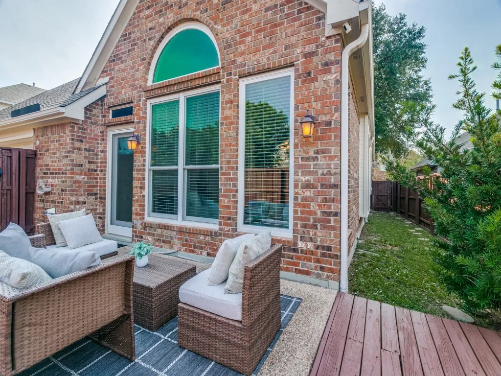 Single Family Residence For Sale in Dallas County , 8605 Wellington Point Drive, Irving, Texas 75063, 3 Bedroom, 2 Bathroom, 2 Garage spaces, 1,911 Sqft, built in 1993, mls#21345908, Real Estate Agent in Irving, Homes For Sale in Dallas county, Homes For Sale in Irving, Realtor in Irving Texas, Real Estate Brokerage Independent Realty Texas, Luminita Cordes Realtor