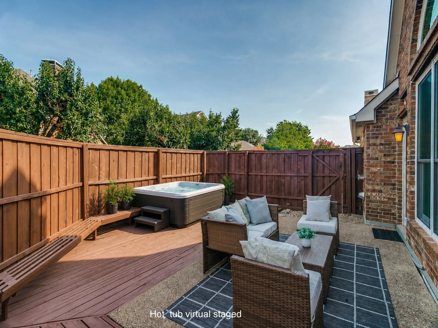 Single Family Residence For Sale in Dallas County , 8605 Wellington Point Drive, Irving, Texas 75063, 3 Bedroom, 2 Bathroom, 2 Garage spaces, 1,911 Sqft, built in 1993, mls#21345908, Real Estate Agent in Irving, Homes For Sale in Dallas county, Homes For Sale in Irving, Realtor in Irving Texas, Real Estate Brokerage Independent Realty Texas, Luminita Cordes Realtor