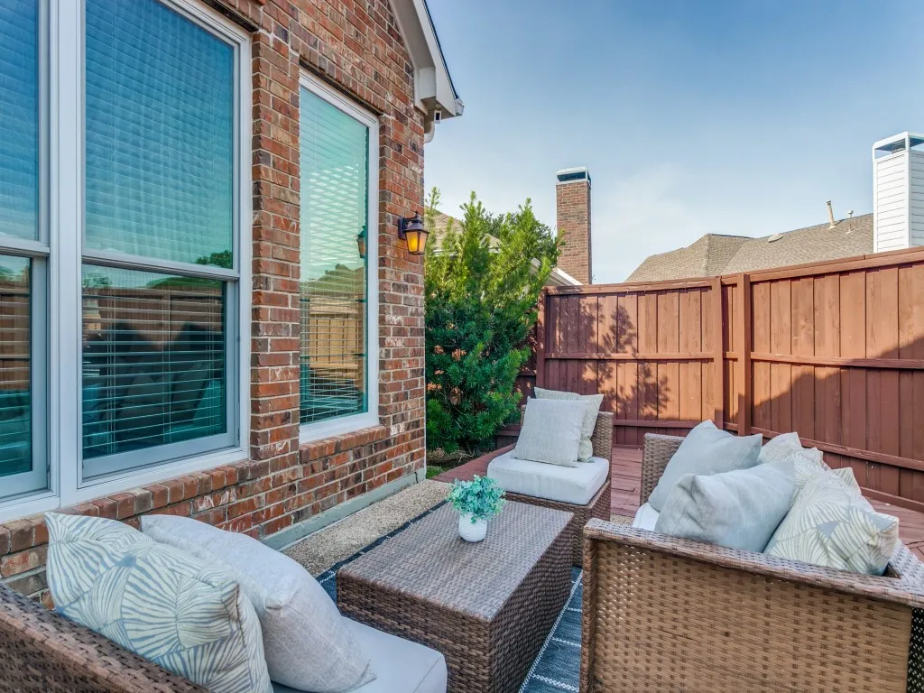 Single Family Residence For Sale in Dallas County , 8605 Wellington Point Drive, Irving, Texas 75063, 3 Bedroom, 2 Bathroom, 2 Garage spaces, 1,911 Sqft, built in 1993, mls#21345908, Real Estate Agent in Irving, Homes For Sale in Dallas county, Homes For Sale in Irving, Realtor in Irving Texas, Real Estate Brokerage Independent Realty Texas, Luminita Cordes Realtor
