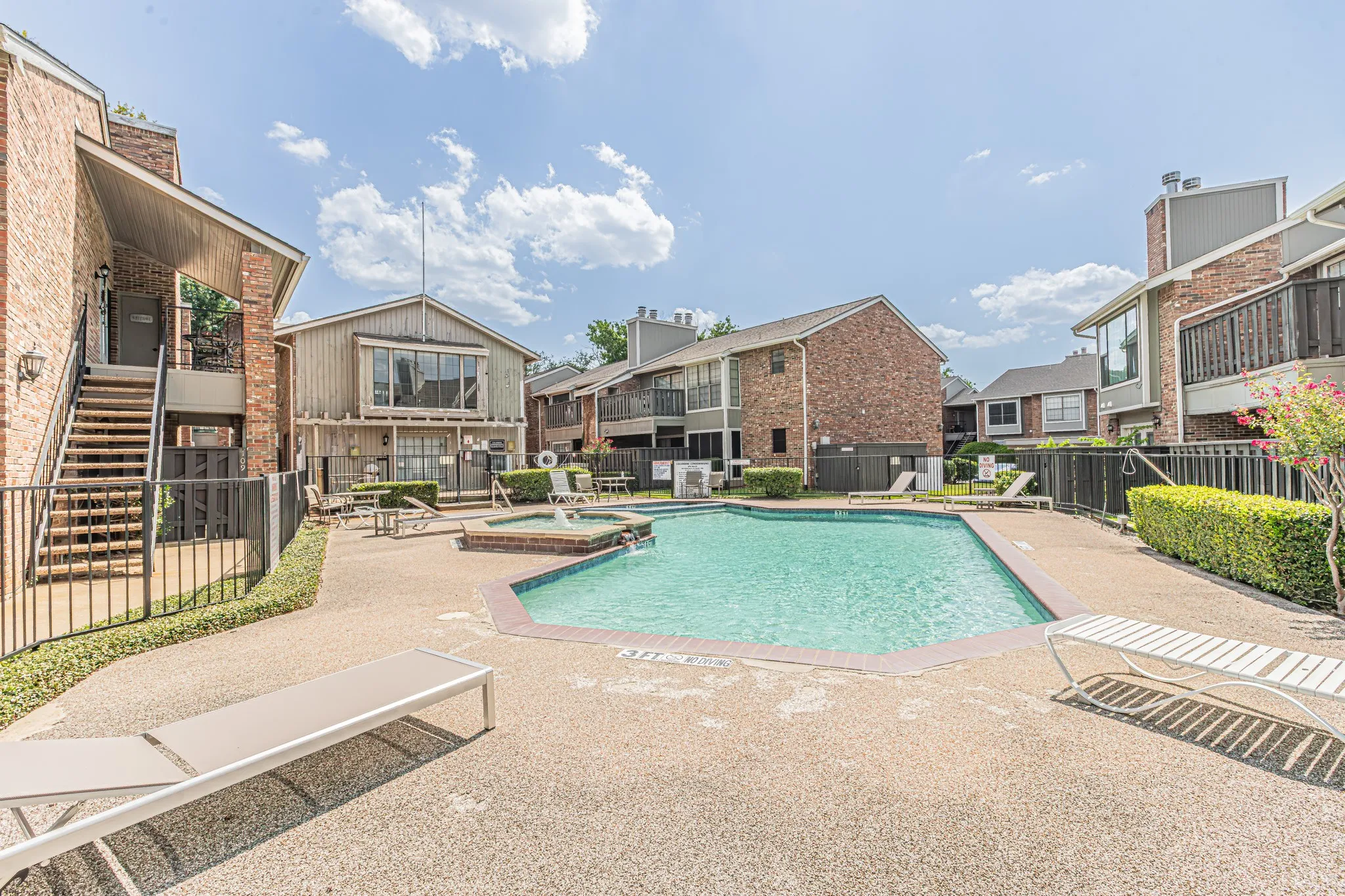 Condominium For Sale in Tarrant County , 2728 Copper Creek Drive 107, Arlington, Texas 76006, 2 Bedroom, 1 Bathroom, Garage spaces, 888 Sqft, built in 1983, mls#21347165, Real Estate Agent in Arlington, Homes For Sale in Tarrant county, Homes For Sale in Arlington, Realtor in Arlington Texas, Real Estate Brokerage Independent Realty Texas, Luminita Cordes Realtor