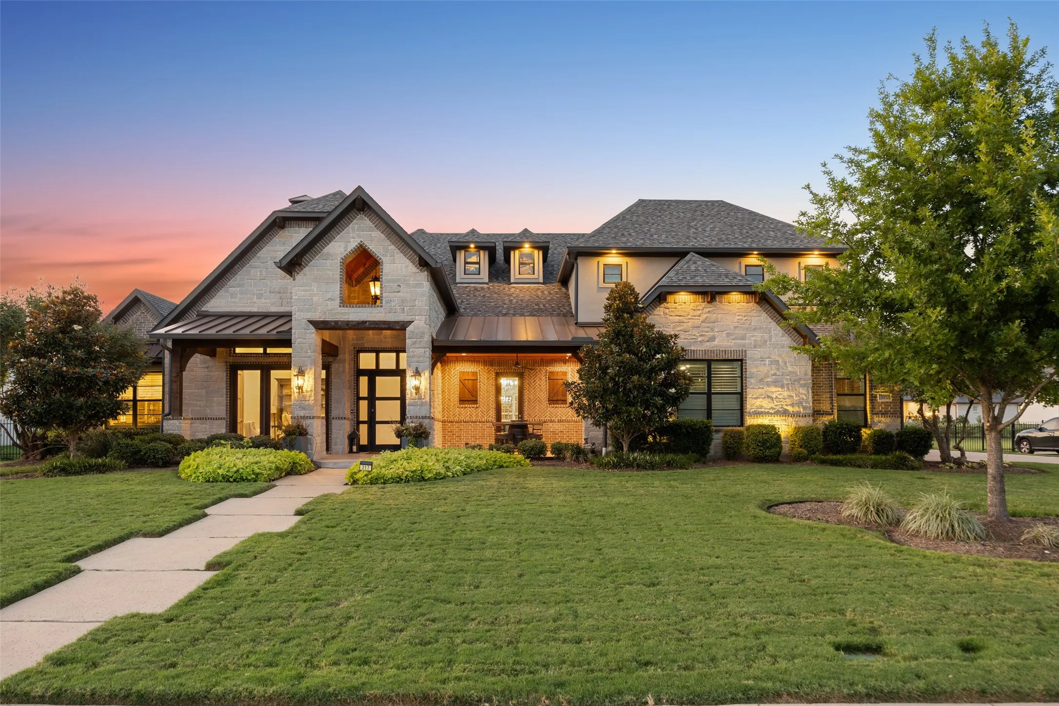Single Family Residence For Sale in Rockwall County , 317 Knights Trail, Heath, Texas 75032, 4 Bedroom, 5 Bathroom, 3 Garage spaces, 4,014 Sqft, built in 2019, mls#21344702, Real Estate Agent in Heath, Homes For Sale in Rockwall county, Homes For Sale in Heath, Realtor in Heath Texas, Real Estate Brokerage Independent Realty Texas, Luminita Cordes Realtor