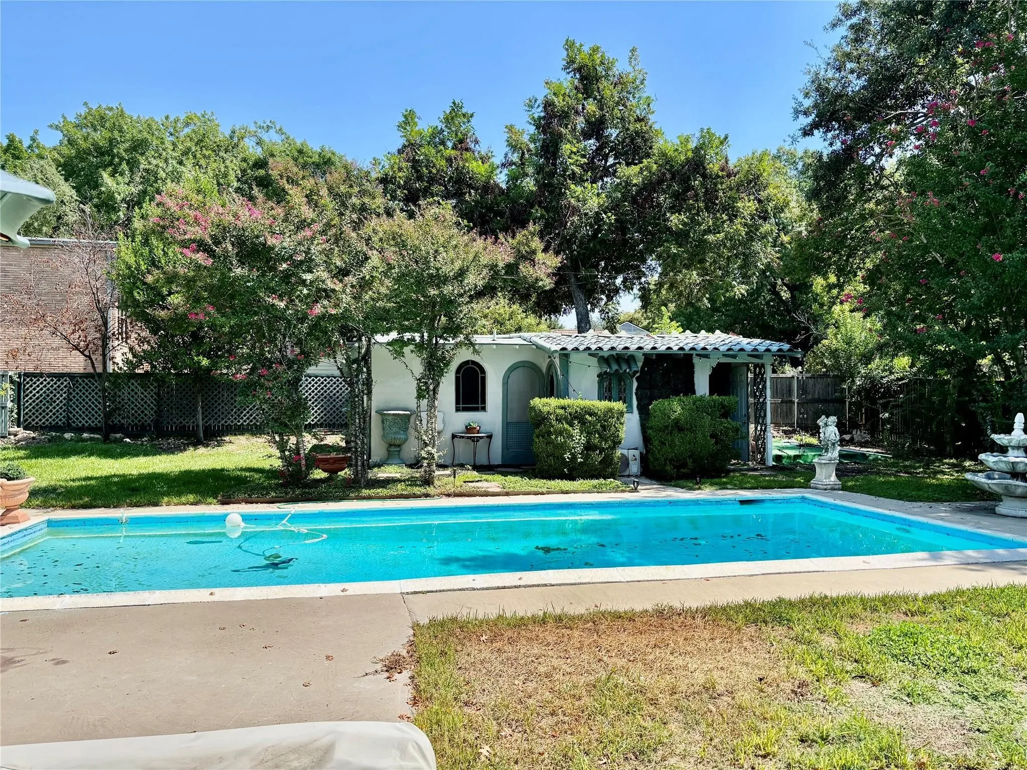 Single Family Residence For Sale in Dallas County , 5338 W University Boulevard, Dallas, Texas 75209, 4 Bedroom, 4 Bathroom, 2 Garage spaces, 2,978 Sqft, built in 1969, mls#21347244, Real Estate Agent in Dallas, Homes For Sale in Dallas county, Homes For Sale in Dallas, Realtor in Dallas Texas, Real Estate Brokerage Independent Realty Texas, Luminita Cordes Realtor