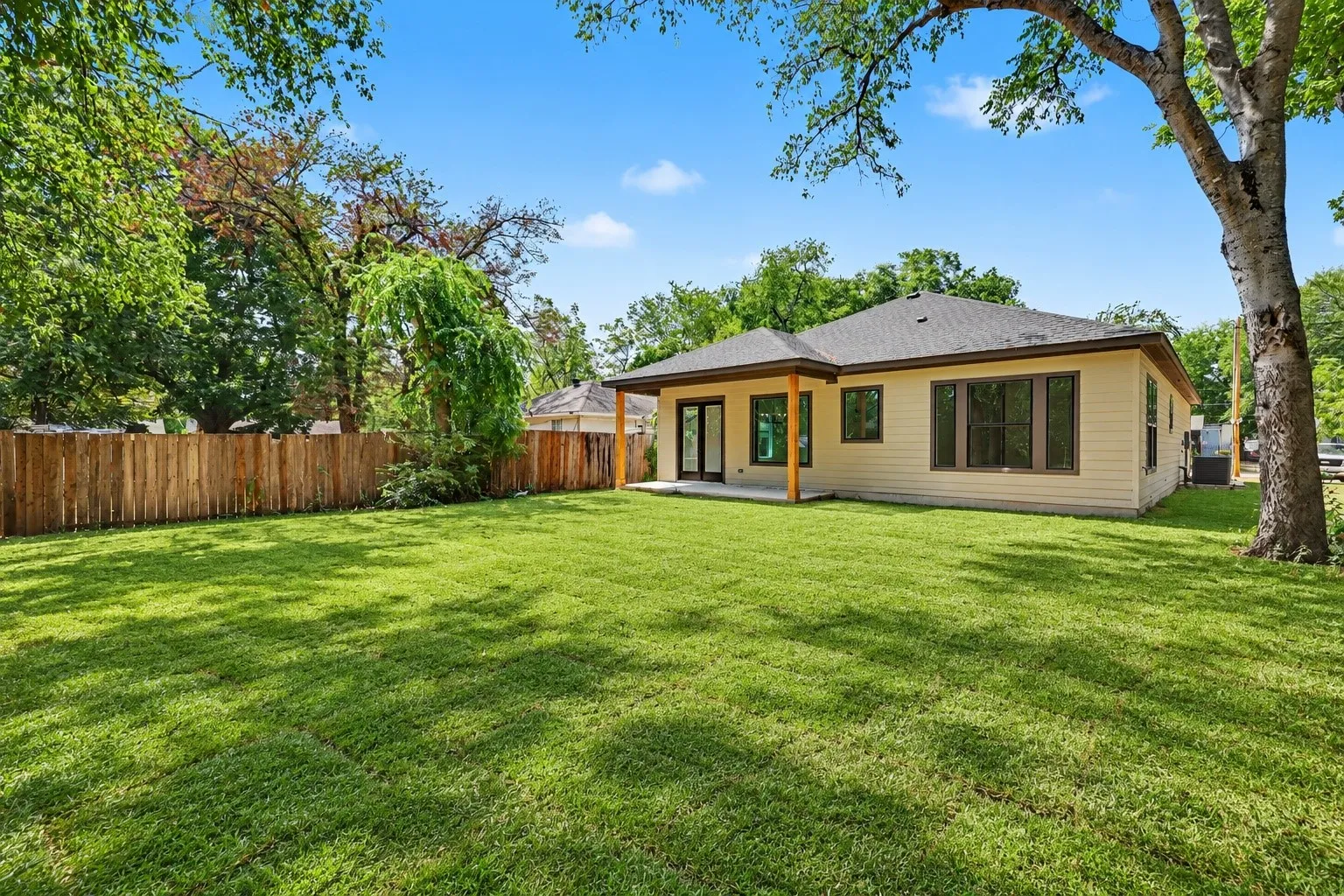 Single Family Residence For Sale in Dallas County , 3804 De Maggio Avenue, Dallas, Texas 75210, 3 Bedroom, 2 Bathroom, 2 Garage spaces, 1,818 Sqft, built in 2026, mls#21334137, Real Estate Agent in Dallas, Homes For Sale in Dallas county, Homes For Sale in Dallas, Realtor in Dallas Texas, Real Estate Brokerage Independent Realty Texas, Luminita Cordes Realtor