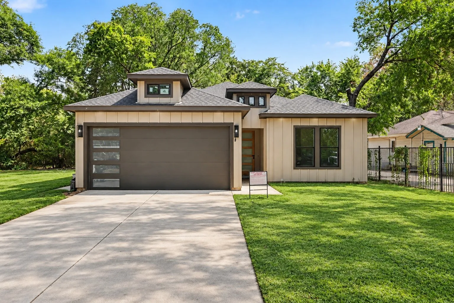 Single Family Residence For Sale in Dallas County , 3804 De Maggio Avenue, Dallas, Texas 75210, 3 Bedroom, 2 Bathroom, 2 Garage spaces, 1,818 Sqft, built in 2026, mls#21334137, Real Estate Agent in Dallas, Homes For Sale in Dallas county, Homes For Sale in Dallas, Realtor in Dallas Texas, Real Estate Brokerage Independent Realty Texas, Luminita Cordes Realtor
