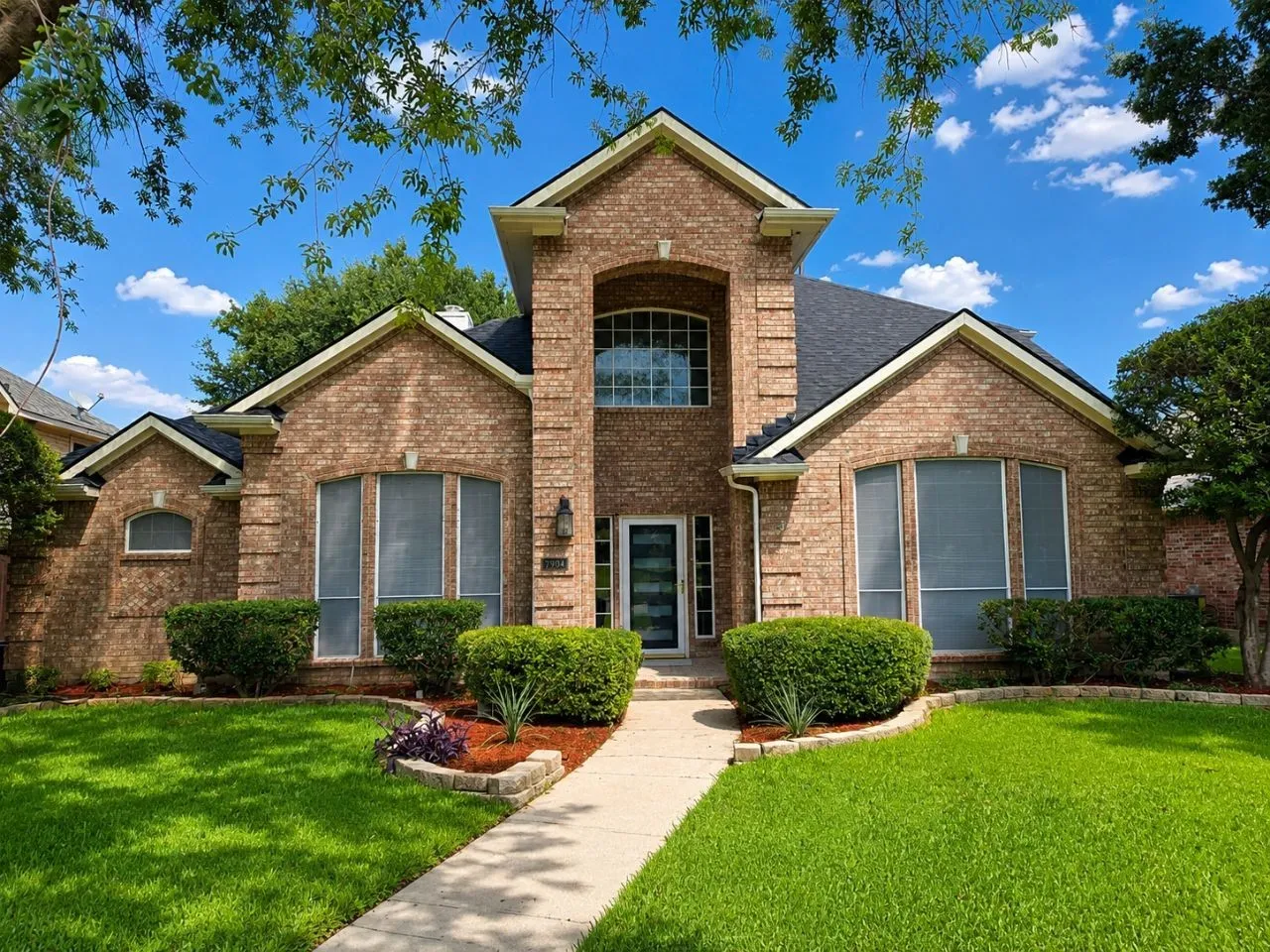 Single Family Residence For Sale in Collin County , 7904 Alderwood Place, Plano, Texas 75025, 4 Bedroom, 3 Bathroom, 2 Garage spaces, 2,706 Sqft, built in 1995, mls#21345926, Real Estate Agent in Plano, Homes For Sale in Collin county, Homes For Sale in Plano, Realtor in Plano Texas, Real Estate Brokerage Independent Realty Texas, Luminita Cordes Realtor